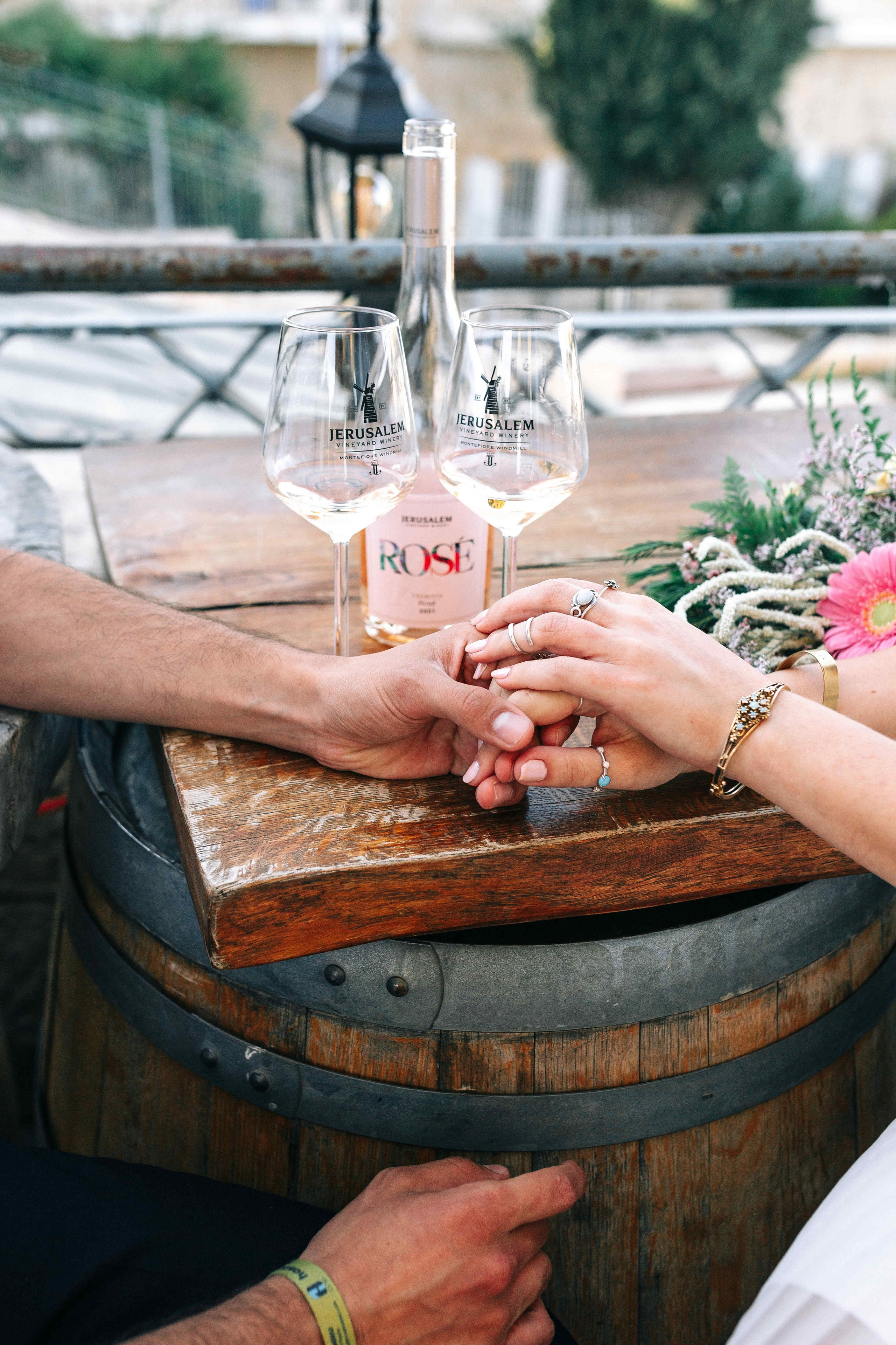 WINE AND LOVERS. PHOTOGRAPHER IN ISRAEL