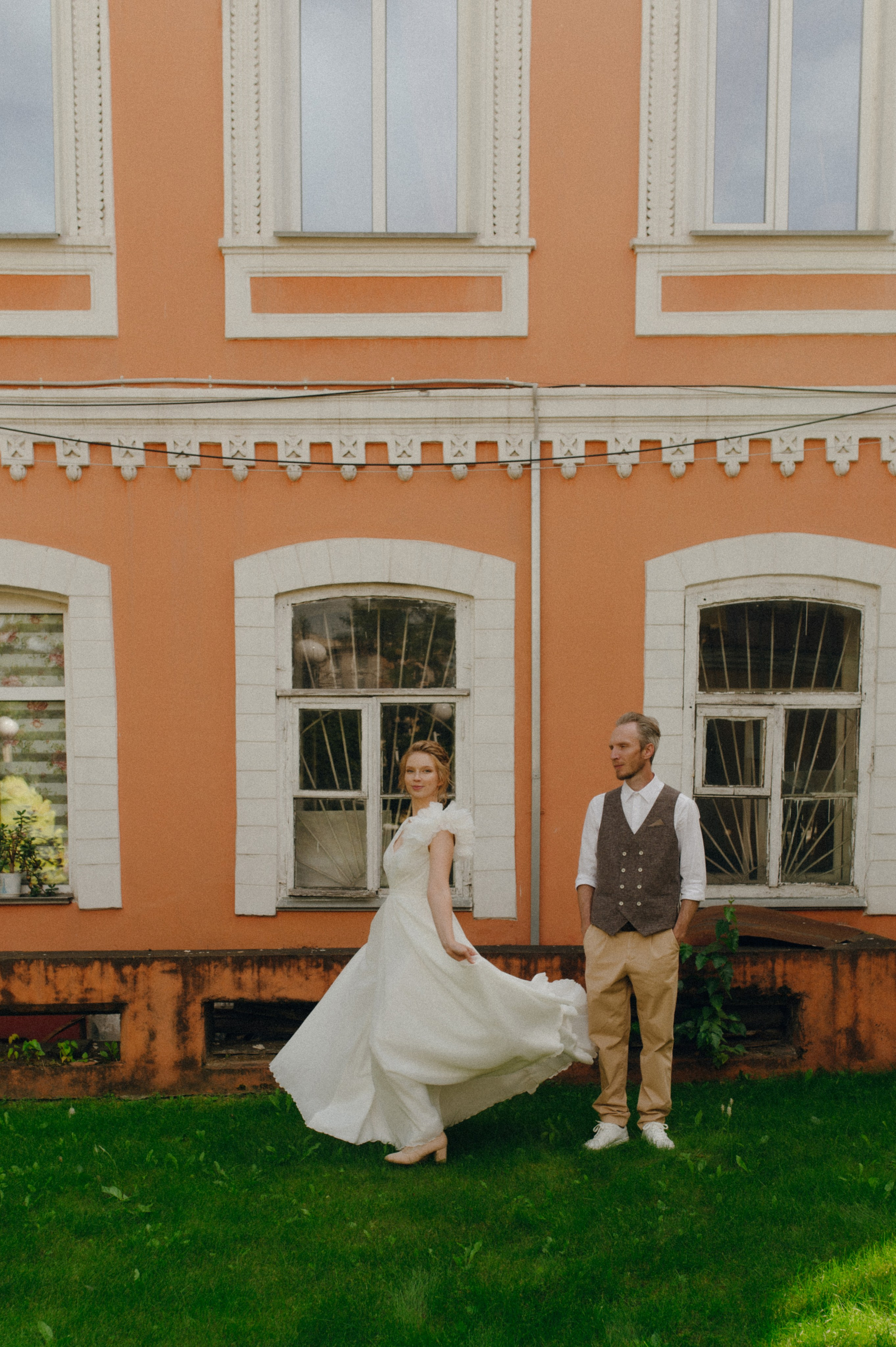 Bright. Wedding and commercial photographer