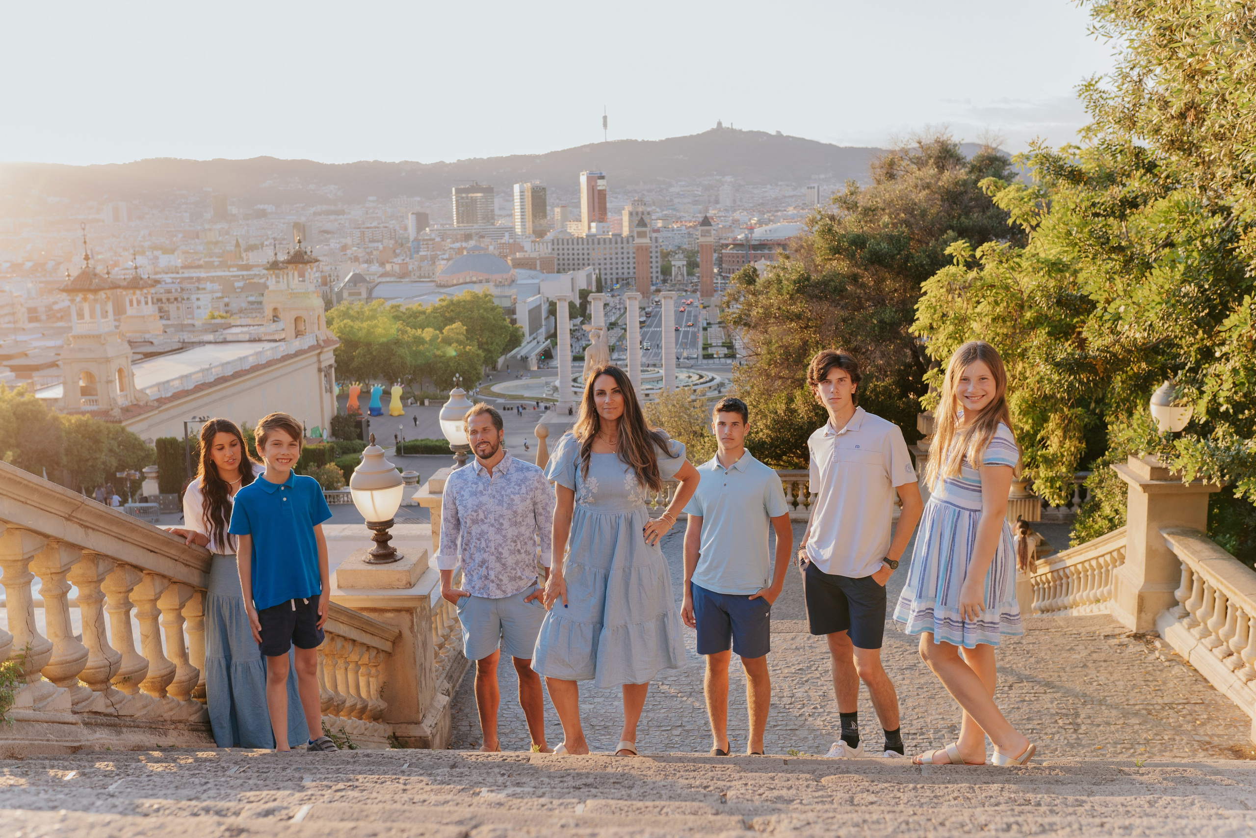 Montjuic Big Family Photoshoot in Summer - Barcelona Family Photographer 