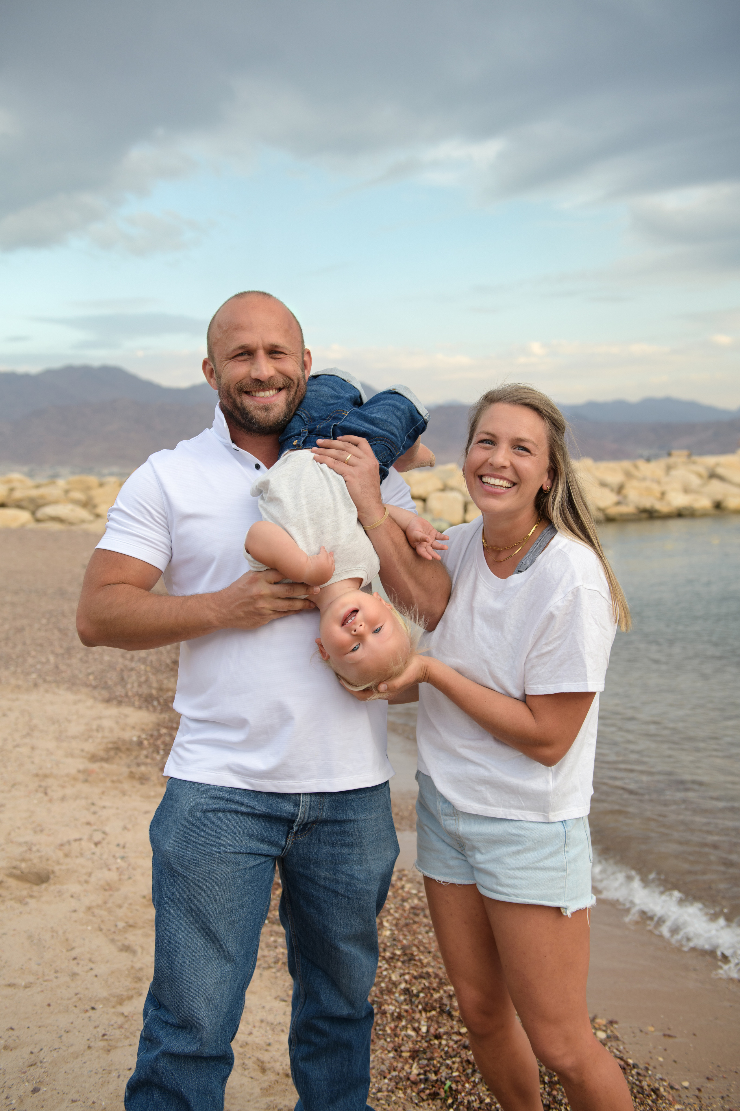 1 year Mason's anniversary on the sea beach. Семейный детский беременности love-story фотограф Эйлат Израиль Ольга Амчиславски