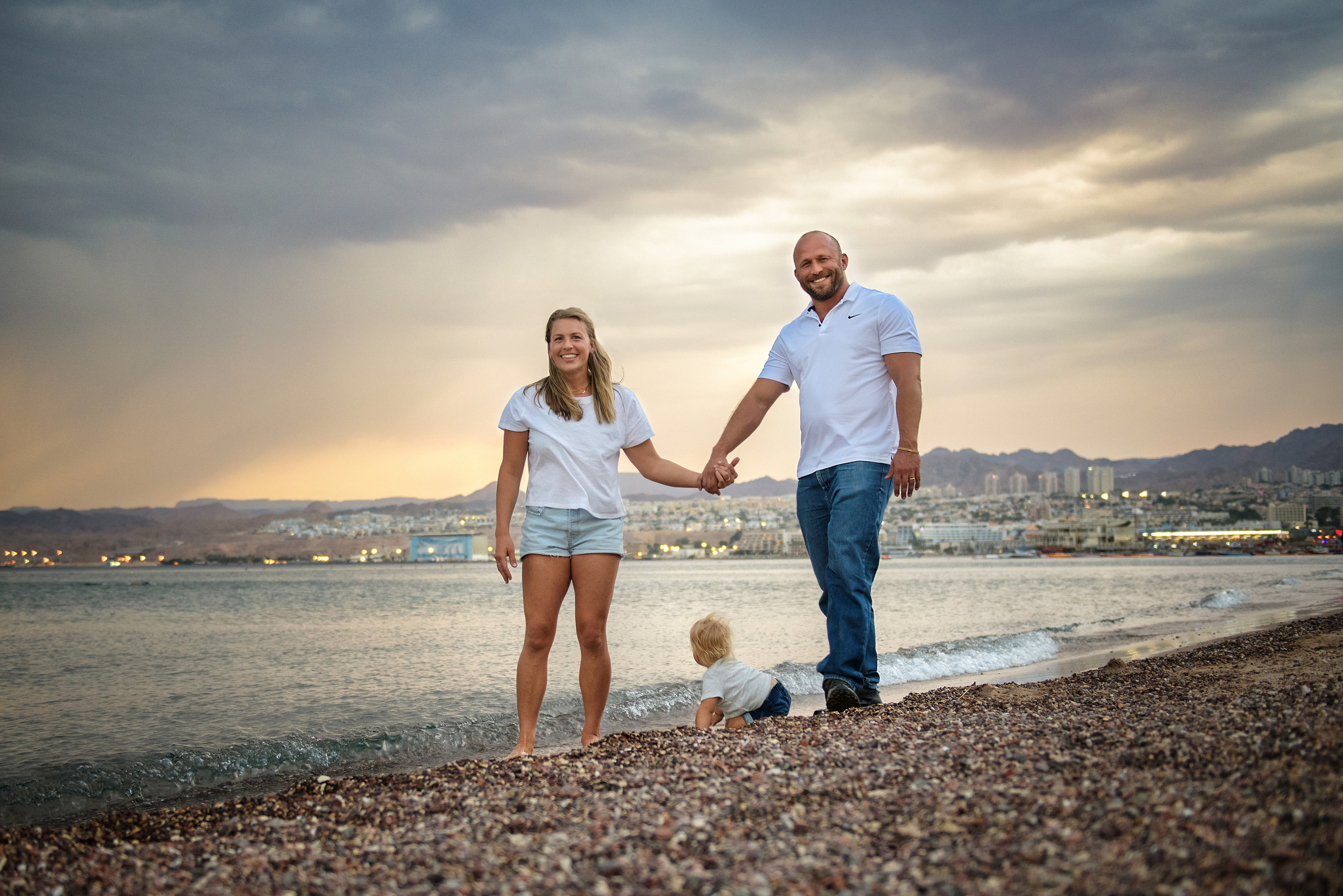 1 year Mason's anniversary on the sea beach. Семейный детский беременности love-story фотограф Эйлат Израиль Ольга Амчиславски