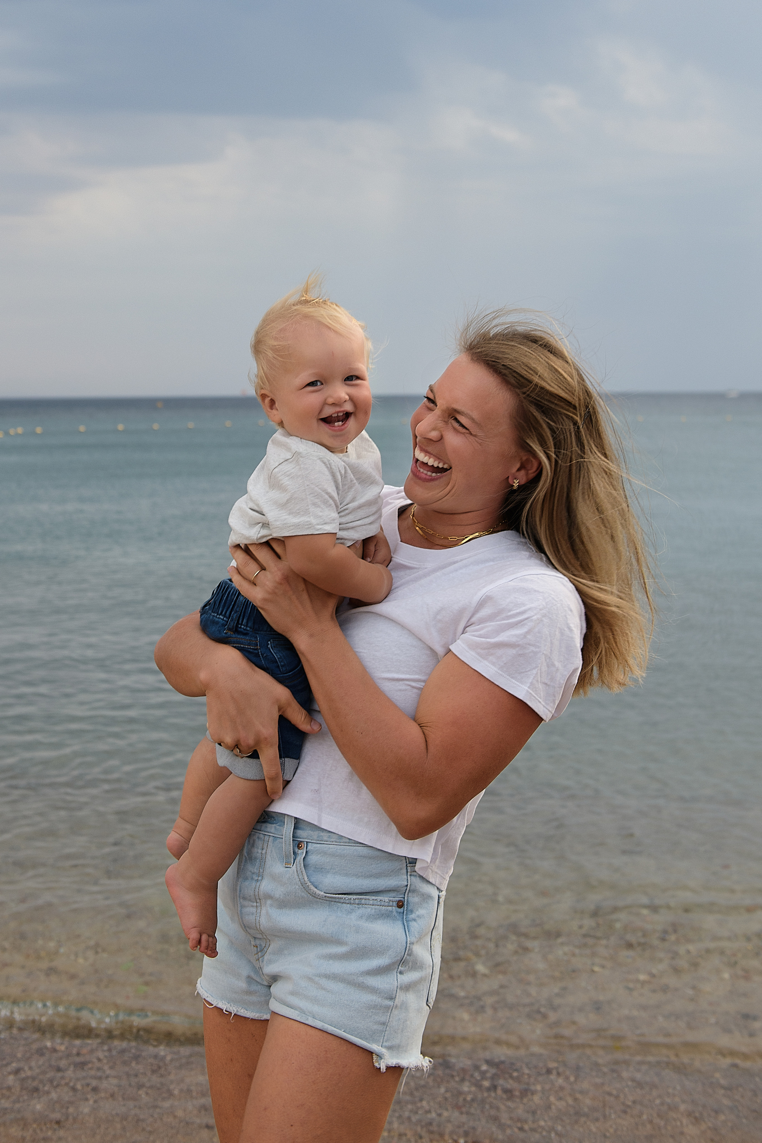 1 year Mason's anniversary on the sea beach. צלמת משפחה ילדים הריון וסיפורי אהבה באילת ישראל אולגה אמצ'יסלבסקי