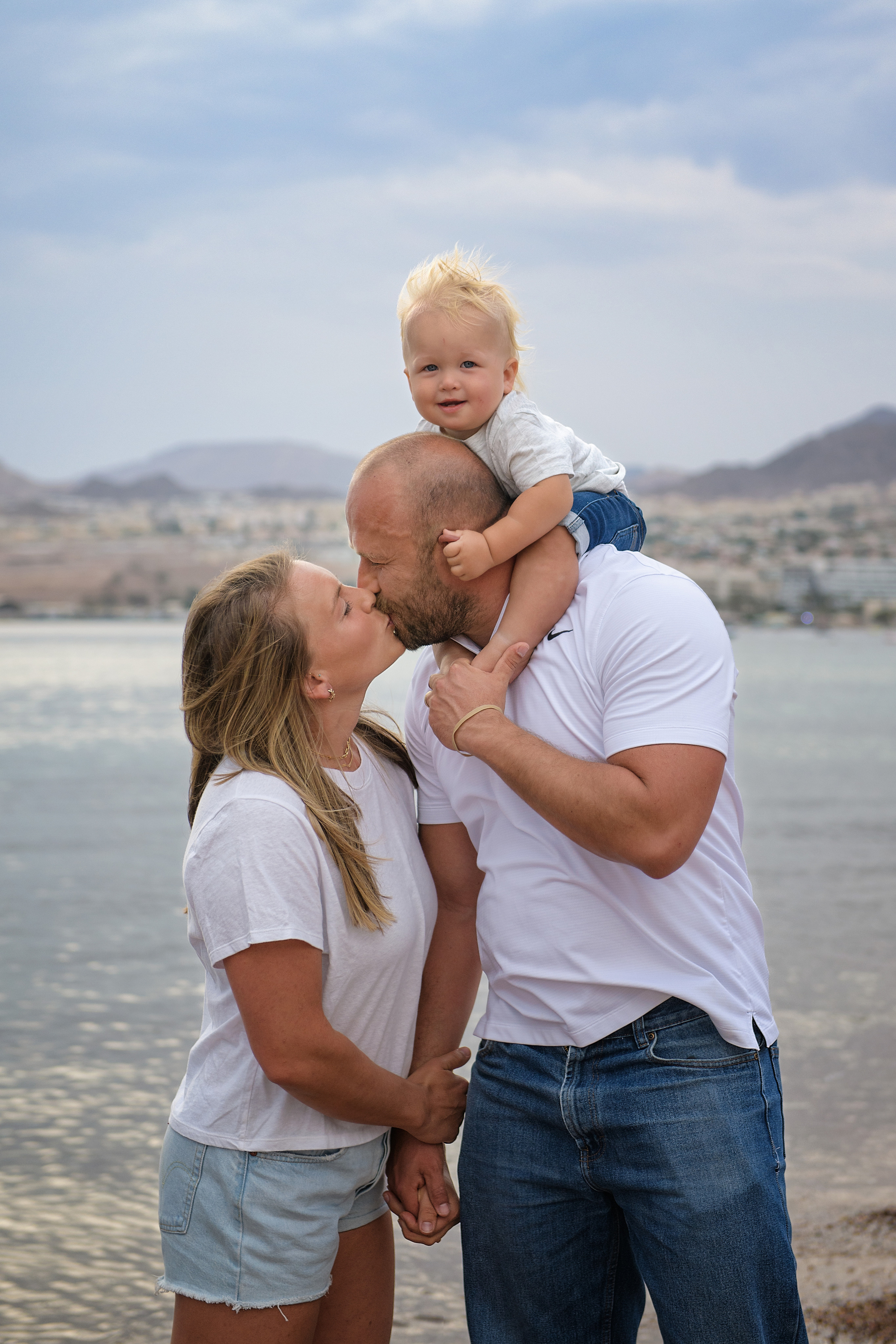 1 year Mason's anniversary on the sea beach. Семейный детский беременности love-story фотограф Эйлат Израиль Ольга Амчиславски