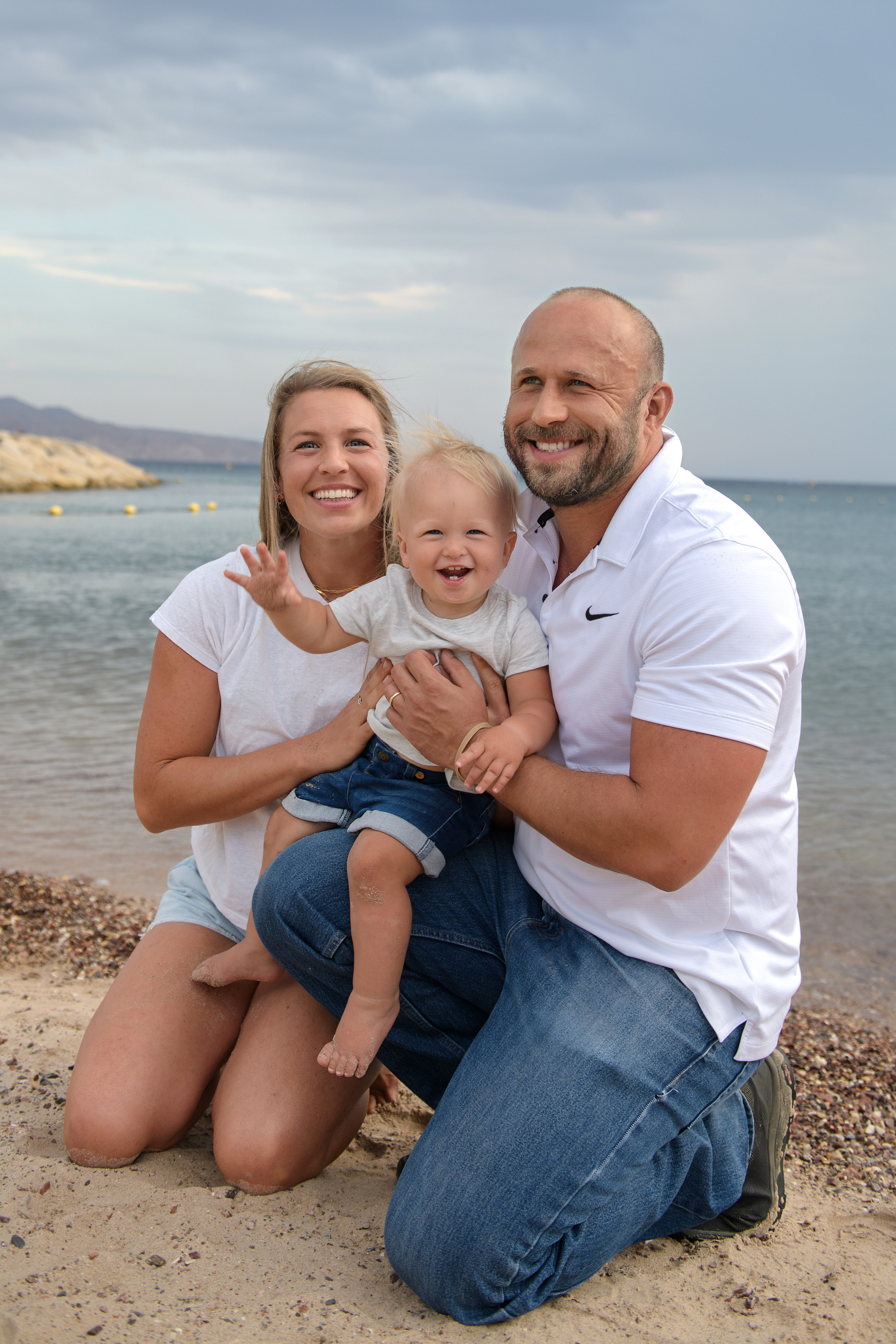 1 year Mason's anniversary on the sea beach. צלמת משפחה ילדים הריון וסיפורי אהבה באילת ישראל אולגה אמצ'יסלבסקי