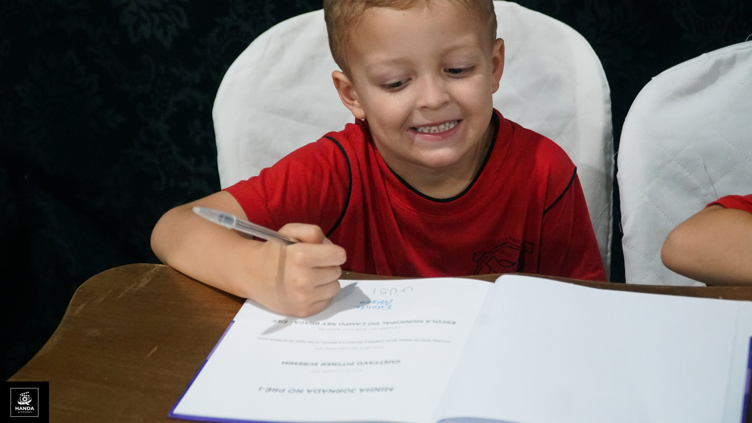 Noite autógrafos colégio Aurélio Buarque de Holanda. Handa Produções