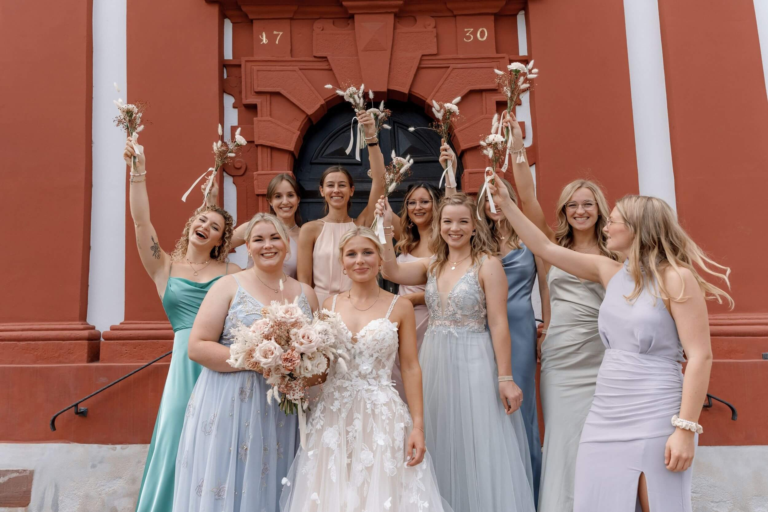 Church Wedding in Wiesbaden and Celebration at Brentanoscheune. Wedding photographer & videographer in Germany and Frankfurt | Denis Mirosnik