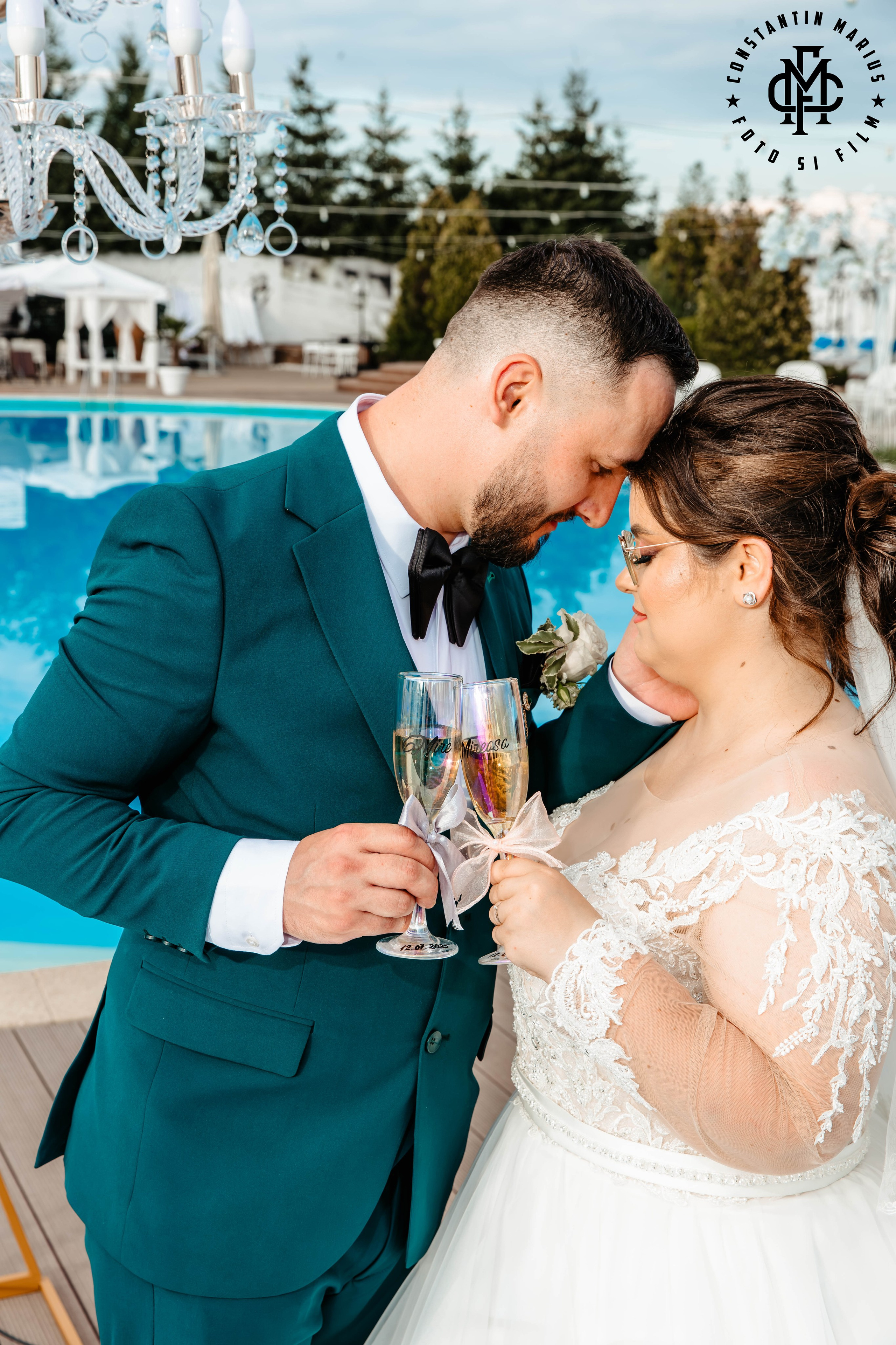 WEDDING PHOTOGRAPHY. DESPRE NOI