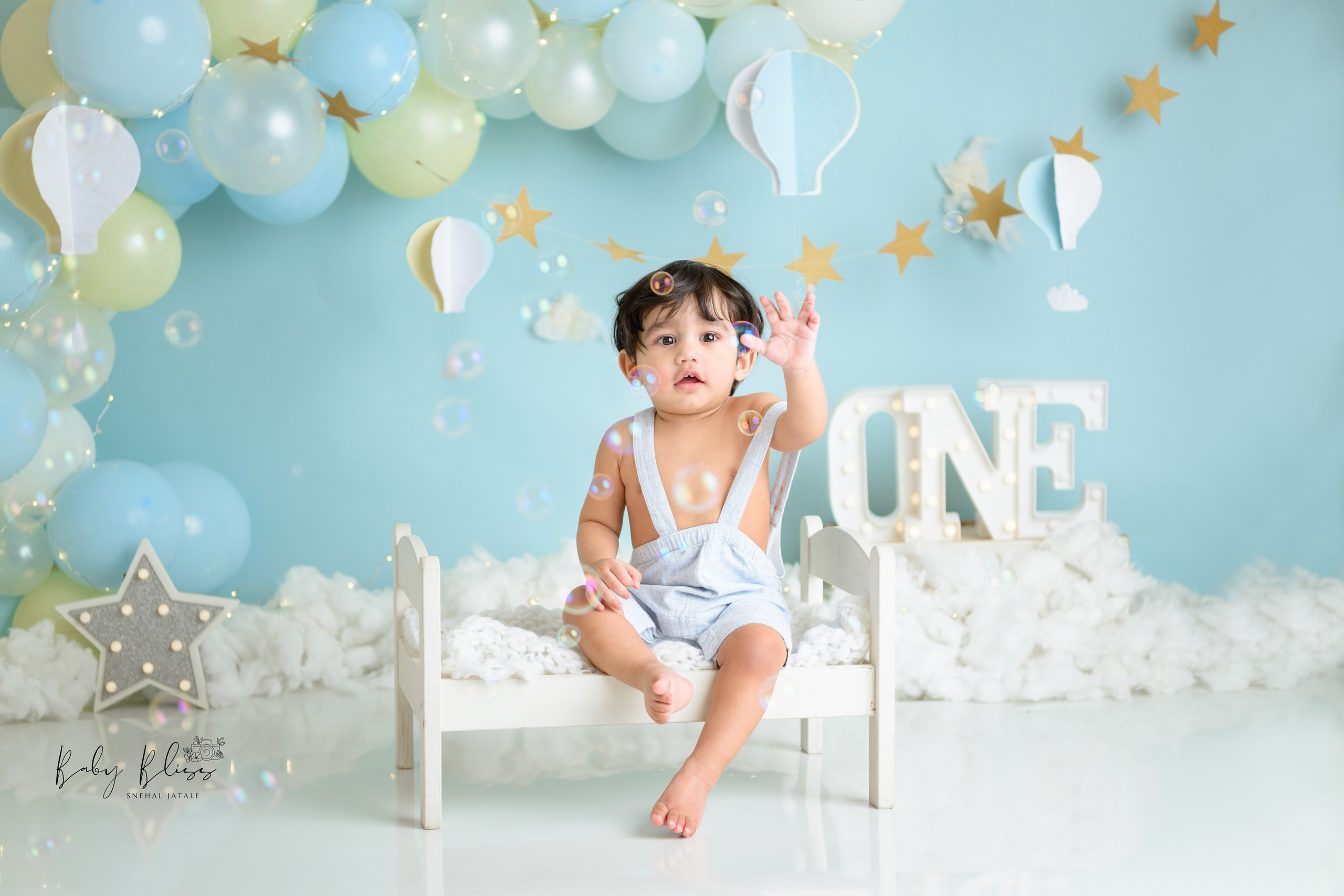 Cake Smash photoshoot in Doha Qatar. Professional themed cake smash photography in Doha, Qatar. Newborn photo session in Doha Qatar, baby, sitter, cake smash, pre-birthday, maternity, family photographer in Doha, Qatar