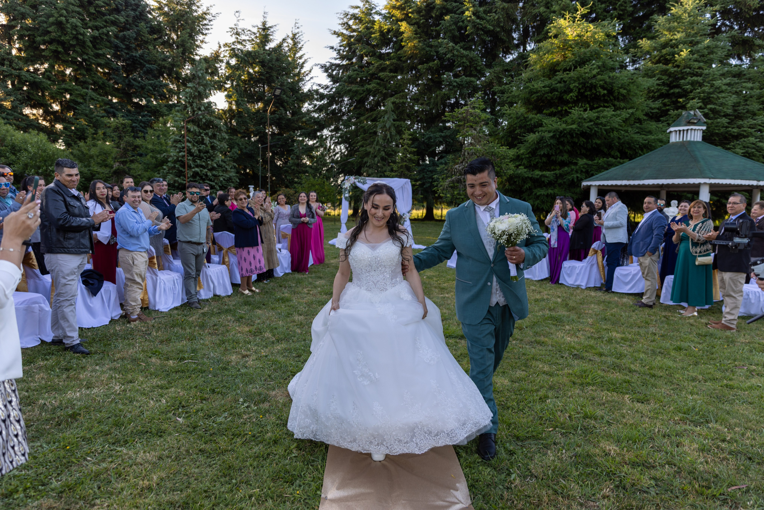 Elizabeth & Luis. Dinka & Emilio - El arte de preservar lo que no se repite