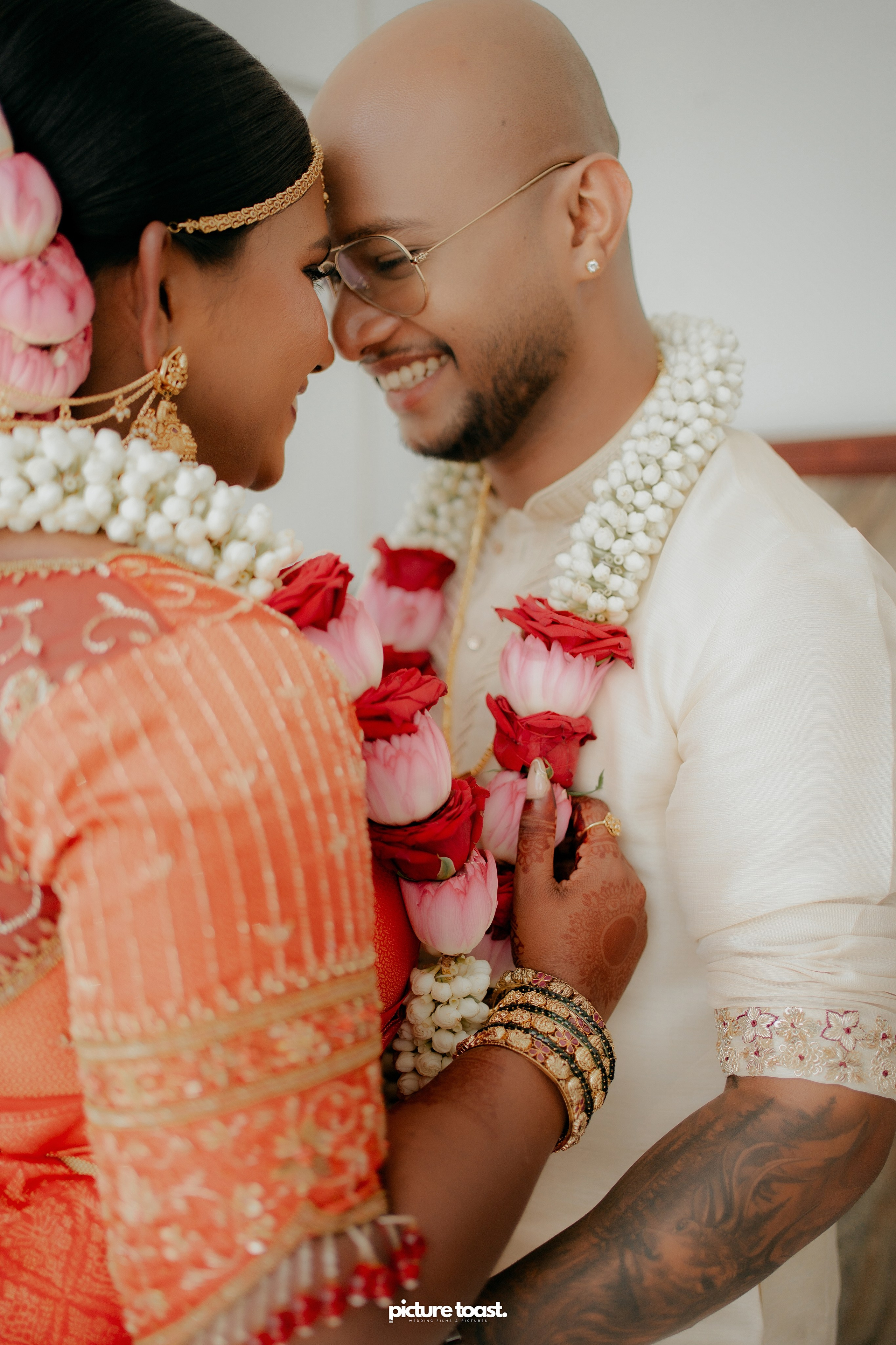 Traditional Kerala Hindu Wedding Ft. Anusree & Vishnu. Fine art Wedding Photographers in India & Canada