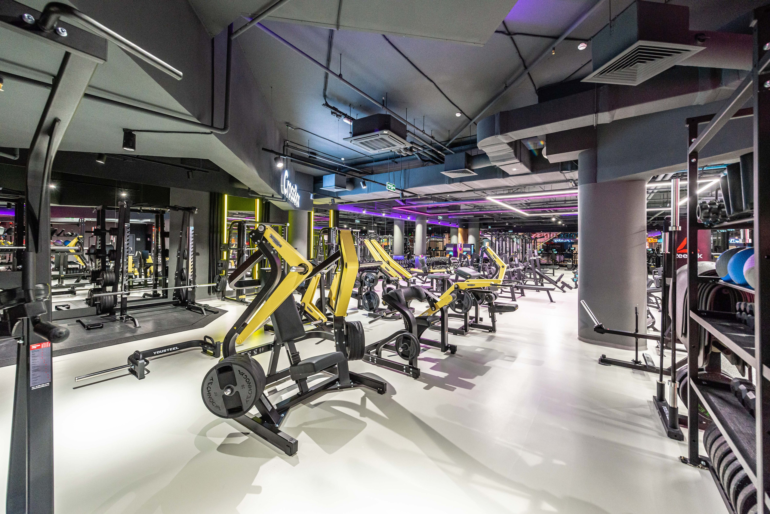 Фитнес-клуб DDX Fitness на ул. Лескова. ФОТОГРАФ МЕКСИКА КИНТАНА-РОО