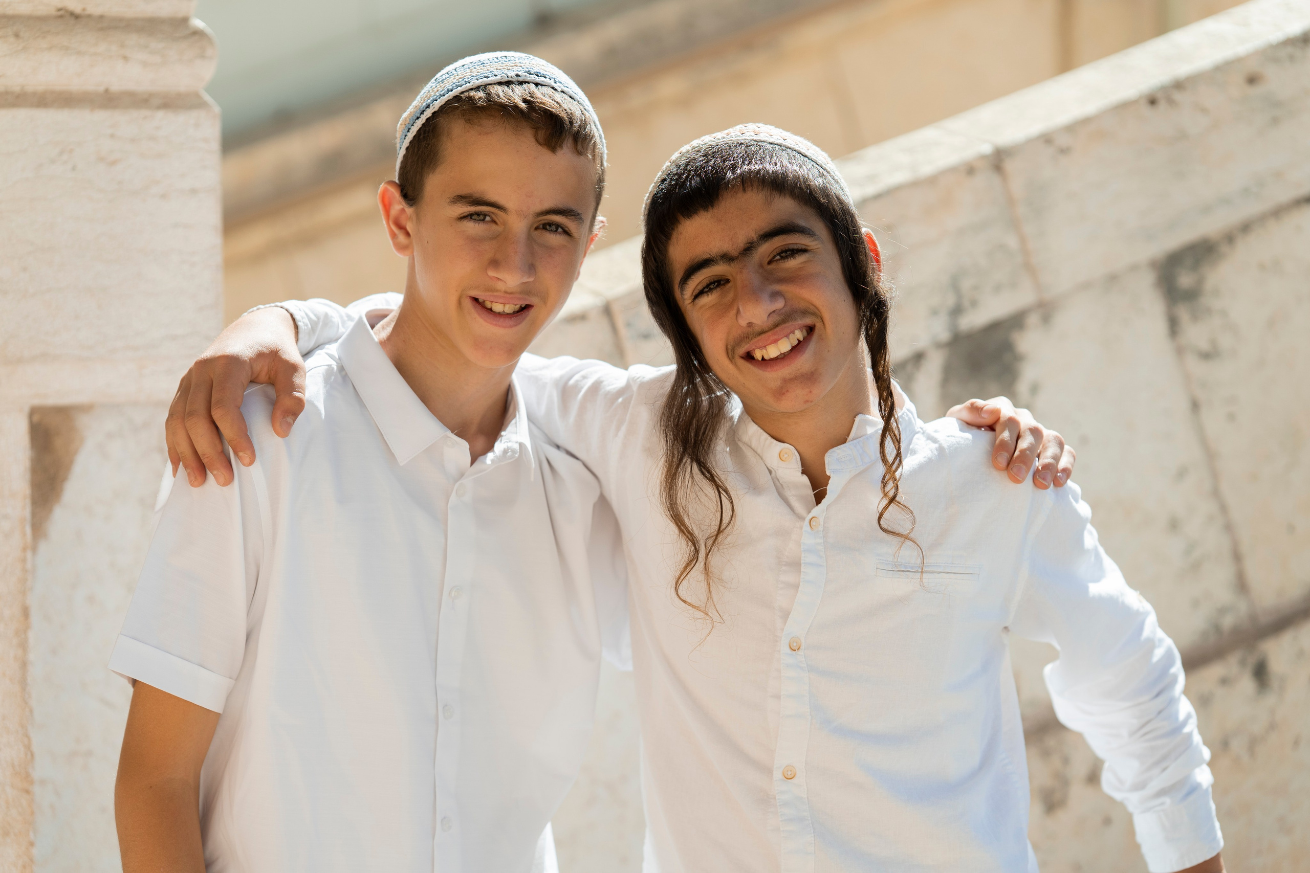 הנחת התפילין רפאל לוי. יוסף מזרחי צילום חתונה, ברית וזוגיות. צלם מקצועי שאוהב להוציא אתכם הכי יפים ברגעים הכי מרגשים