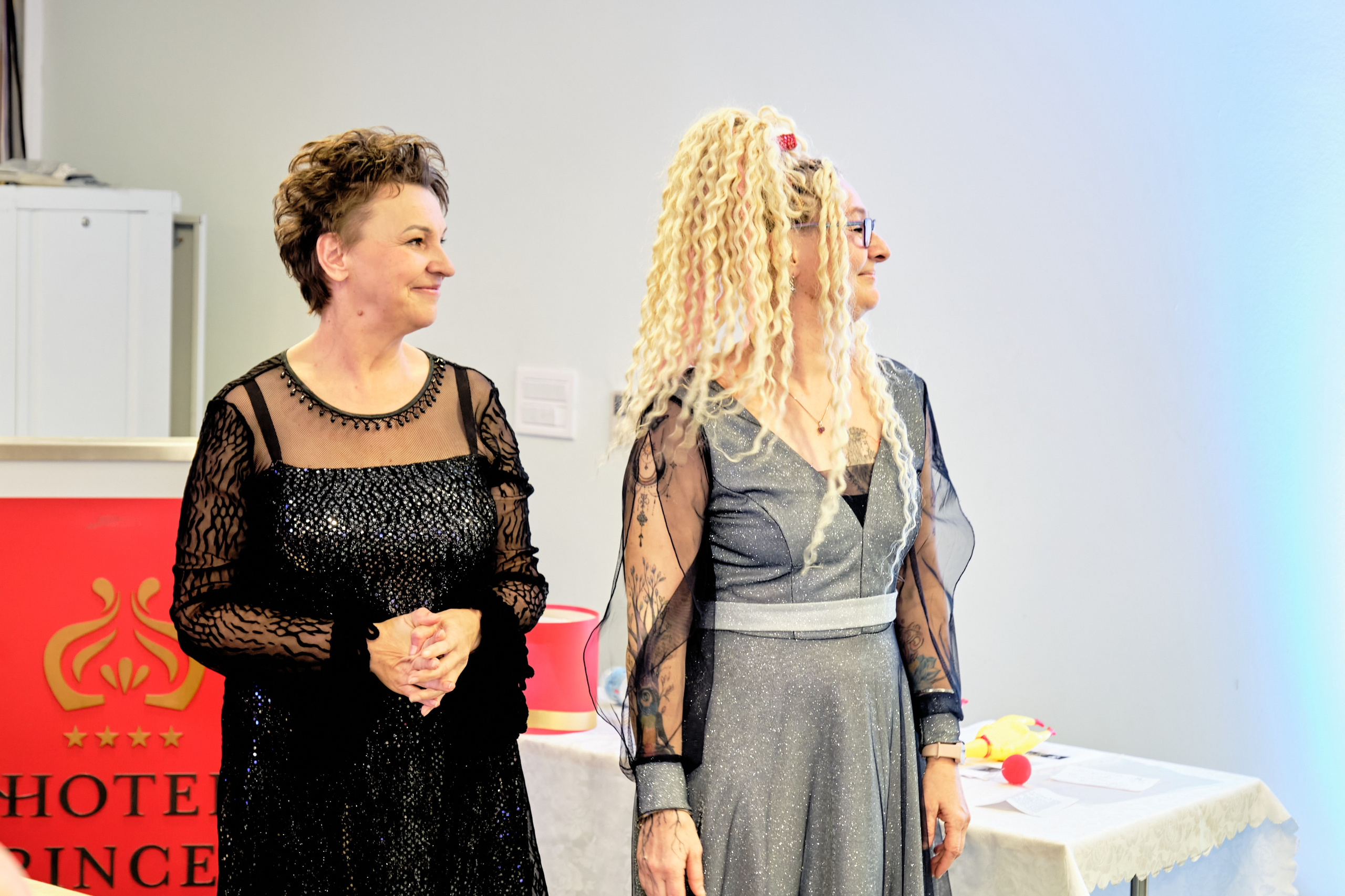 Фоторепортаж з благодійного Новорічного балу у Чорногорії. Портретний фотограф Альона Новгородцева