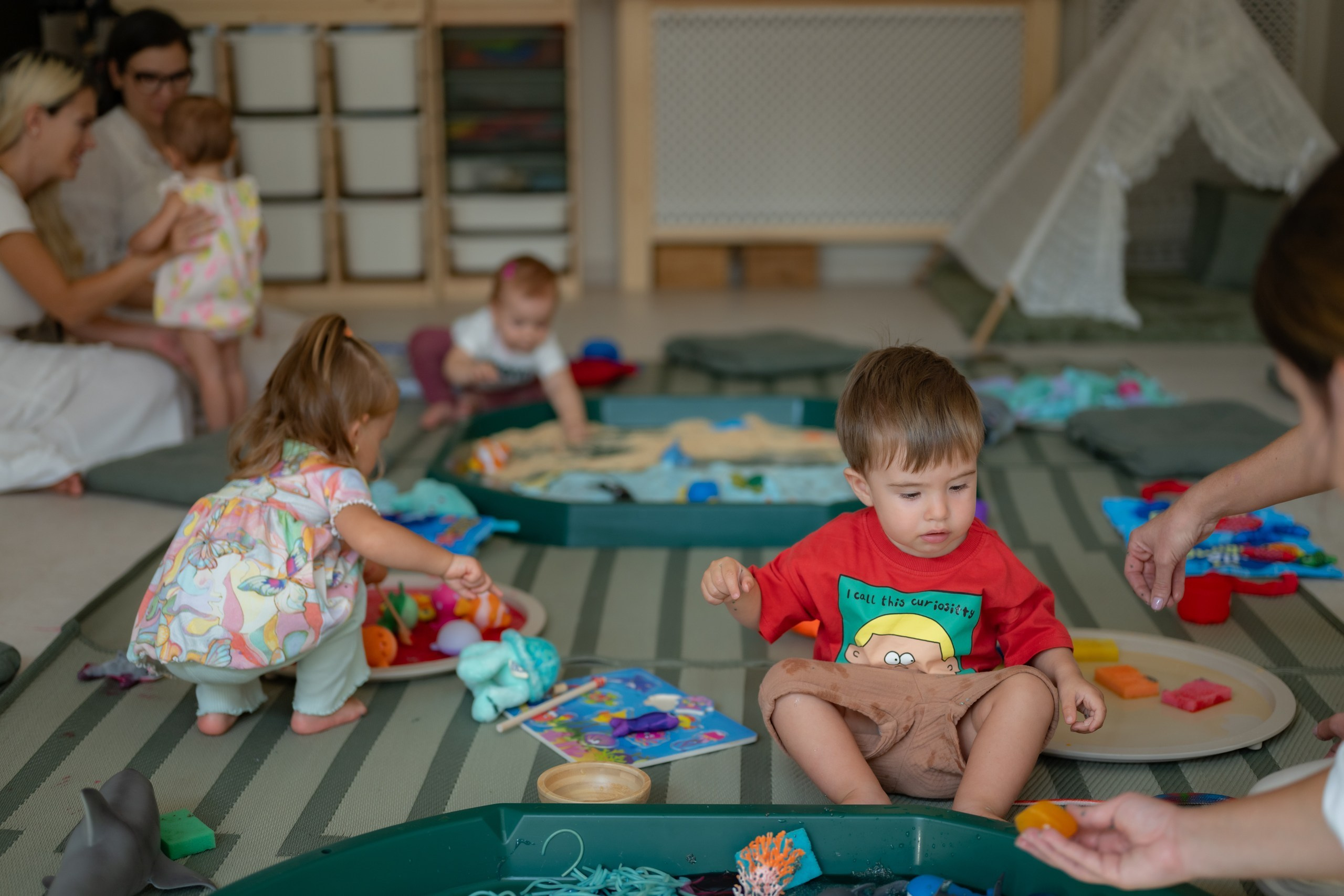 În atelier la senzorial. Atelier Senzorial Dobroești, lângă București | Ateliere senzoriale copii 1–6 ani