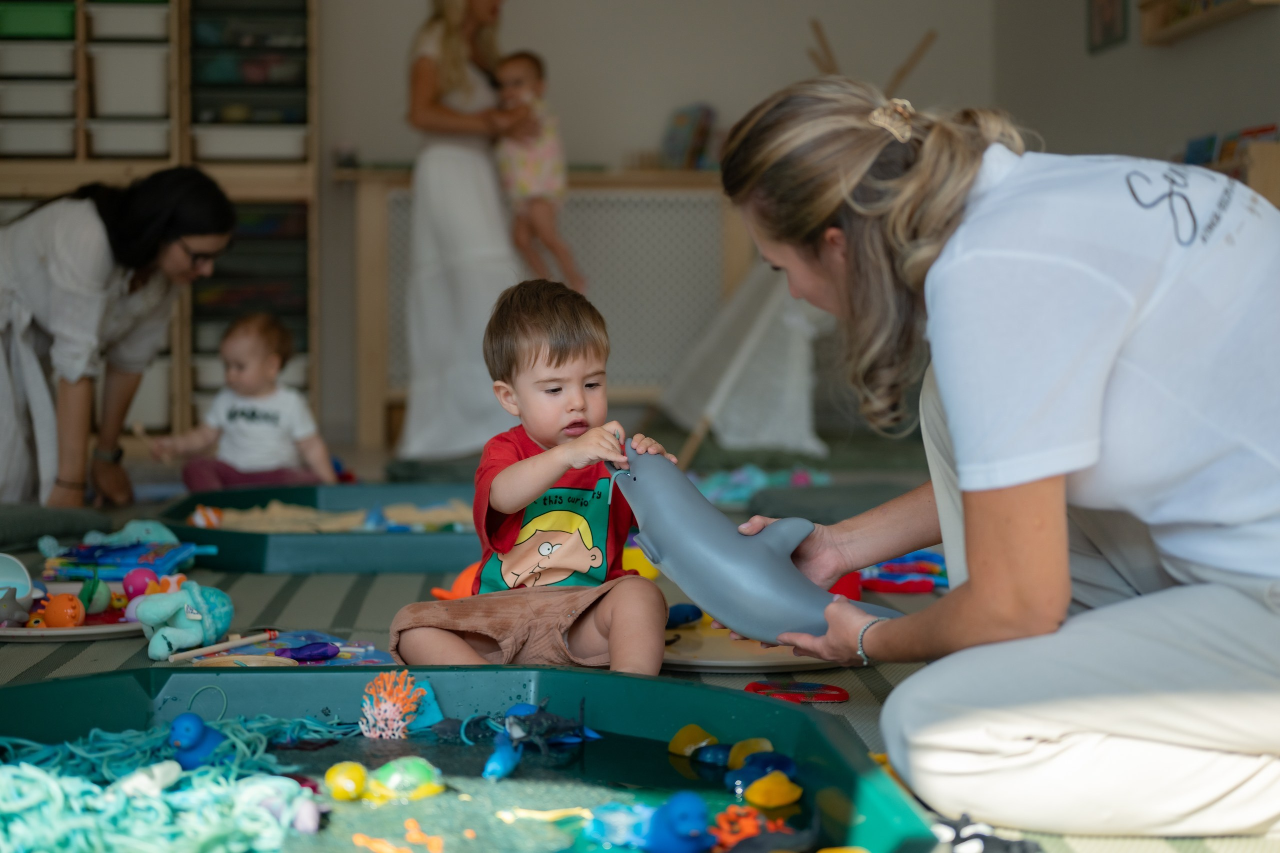 În atelier la senzorial. Atelier Senzorial Dobroești, lângă București | Ateliere senzoriale copii 1–6 ani