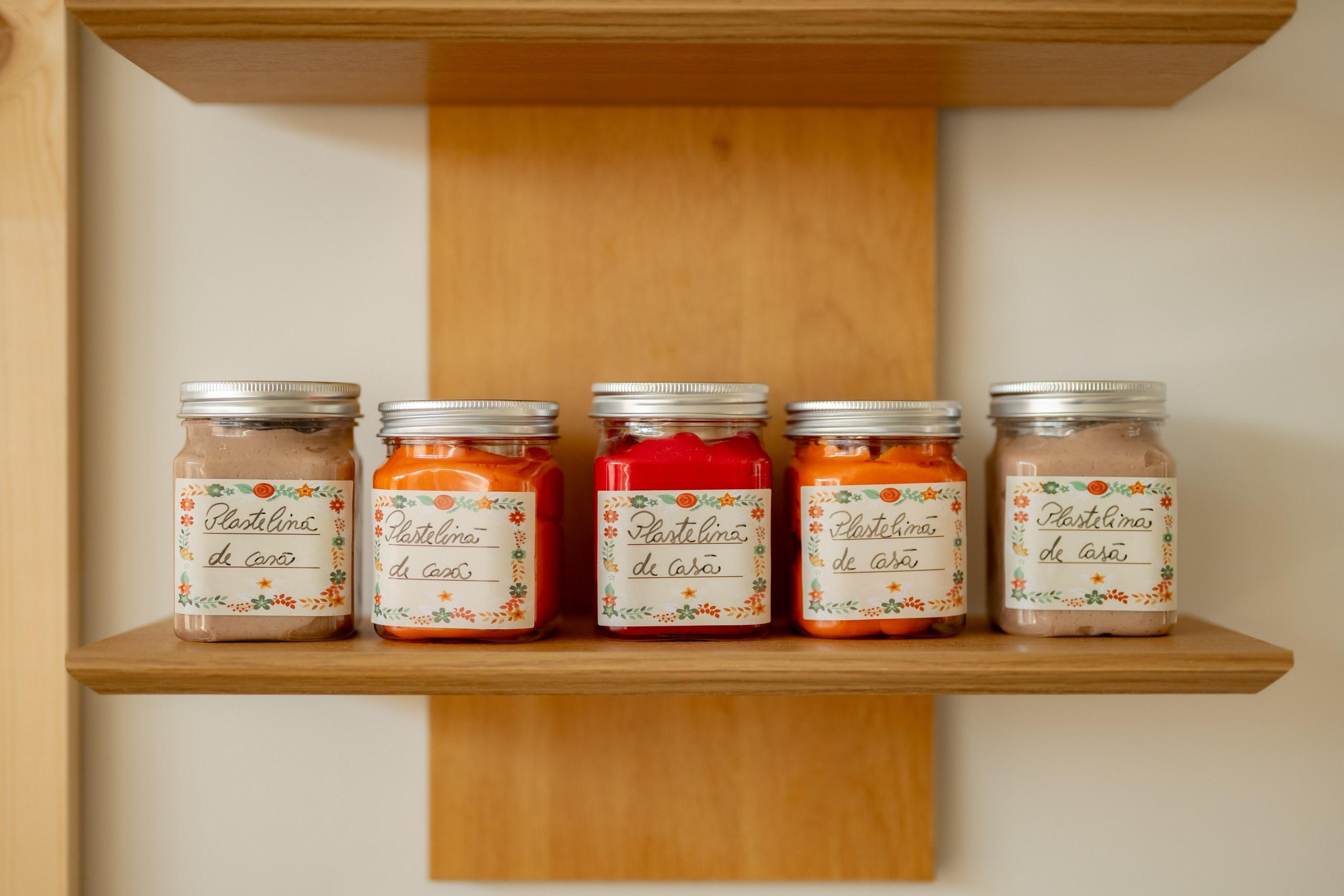 În atelier la senzorial. Atelier Senzorial Dobroești, lângă București | Ateliere senzoriale copii 1–6 ani