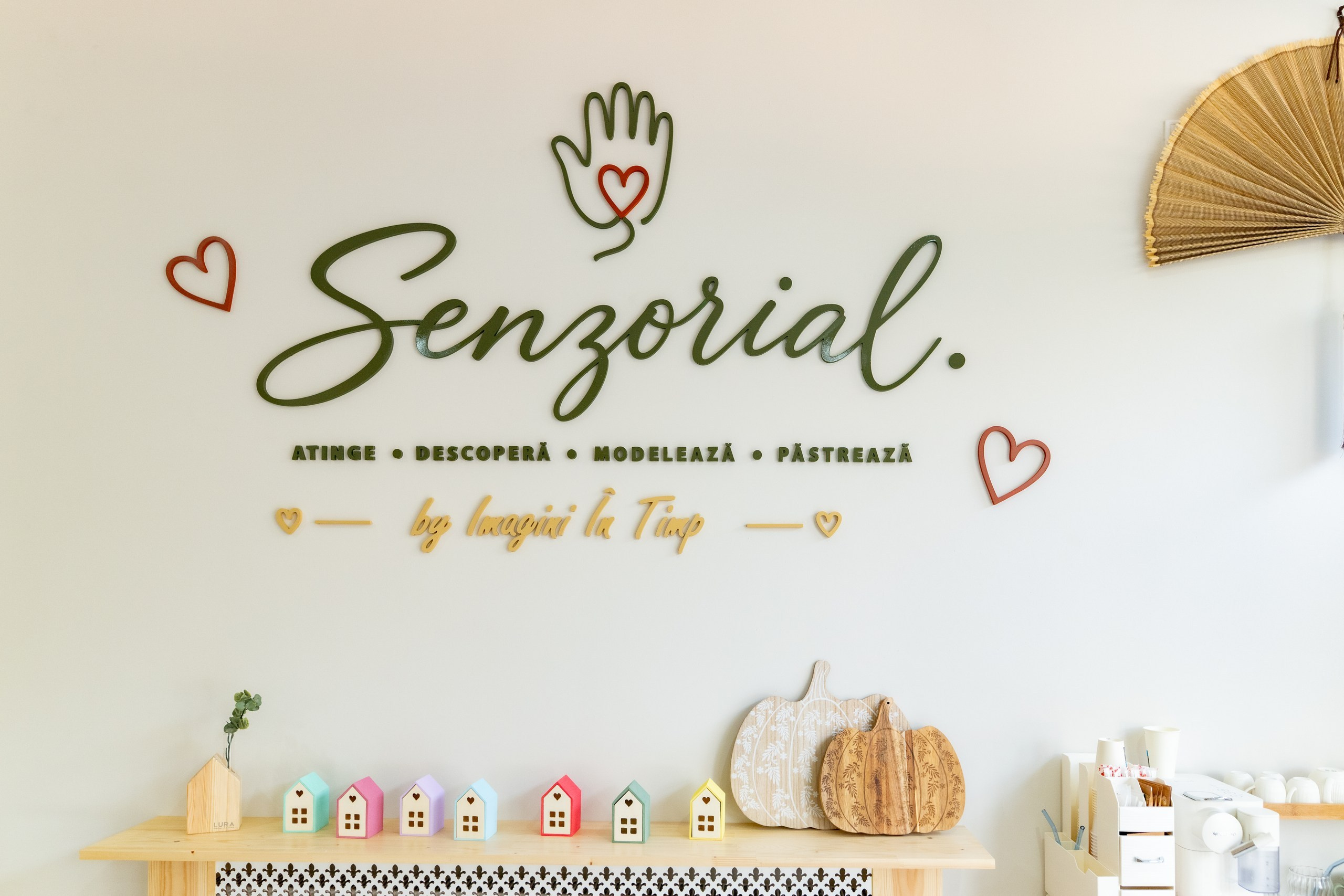 În atelier la senzorial. Atelier Senzorial Dobroești, lângă București | Ateliere senzoriale copii 1–6 ani