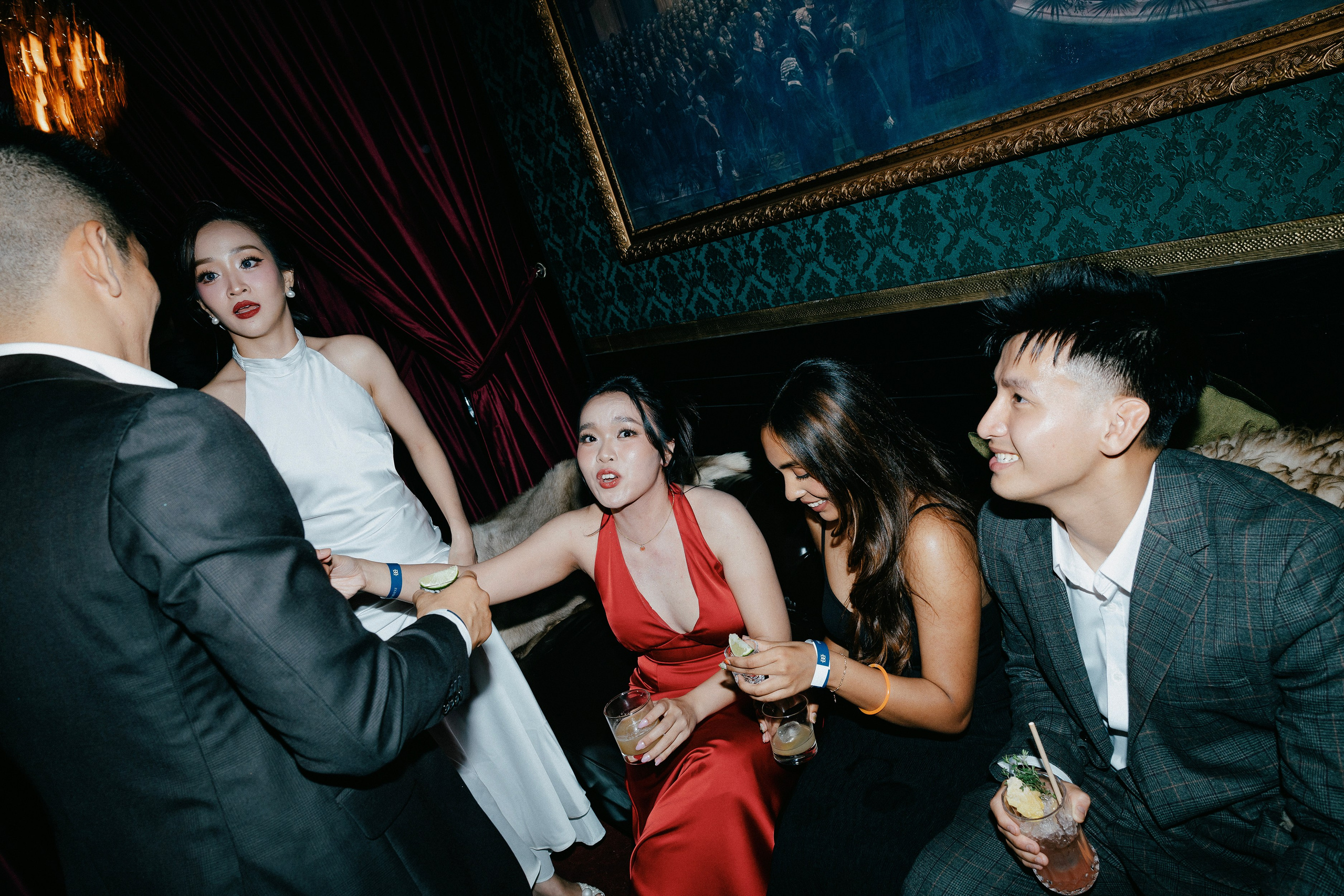 HIEP & TRINH / After wedding. Nhiếp ảnh gia đám cưới hàng đầu tại Thành Phố Hồ Chí Minh