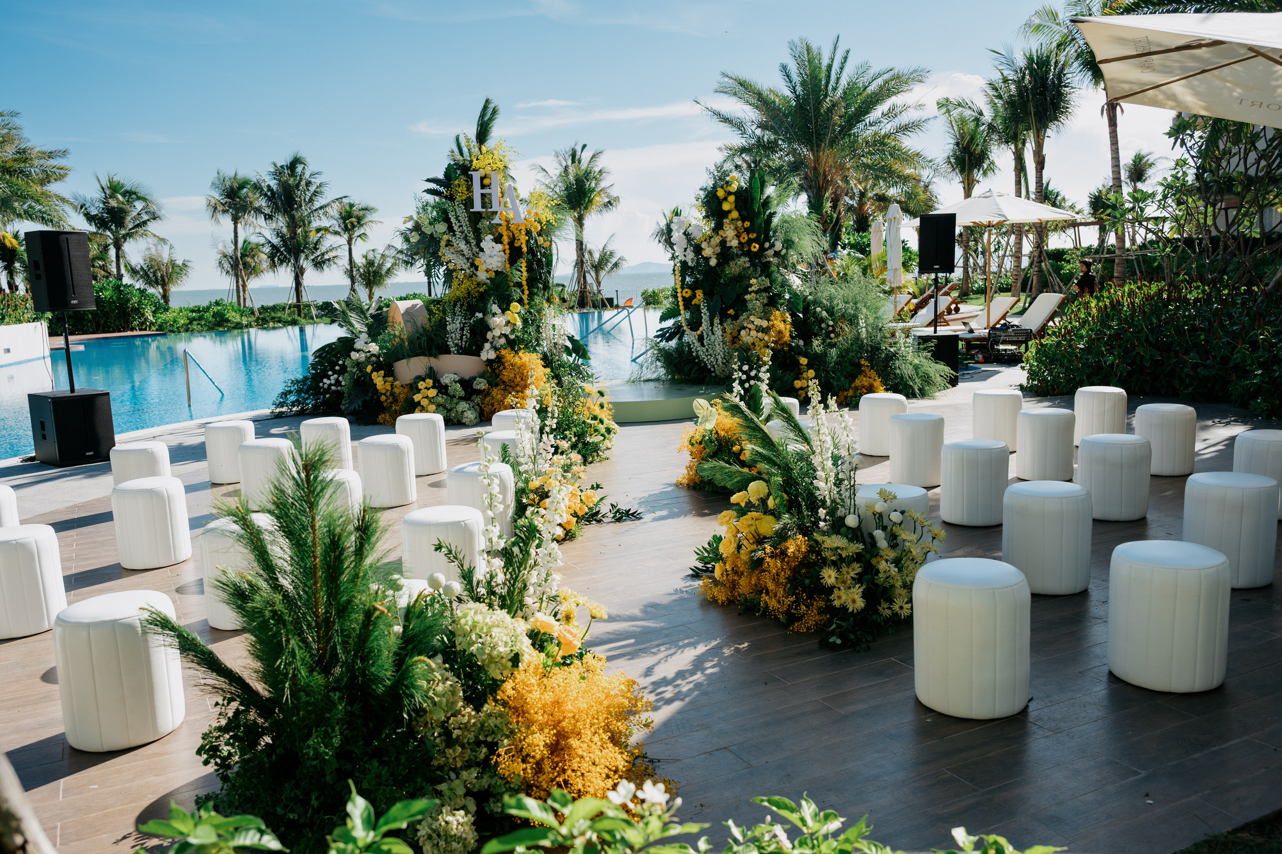 DUC HOANG & HUONG ANH / The Vows. Saigon Wedding Present | Art Beyond Moments