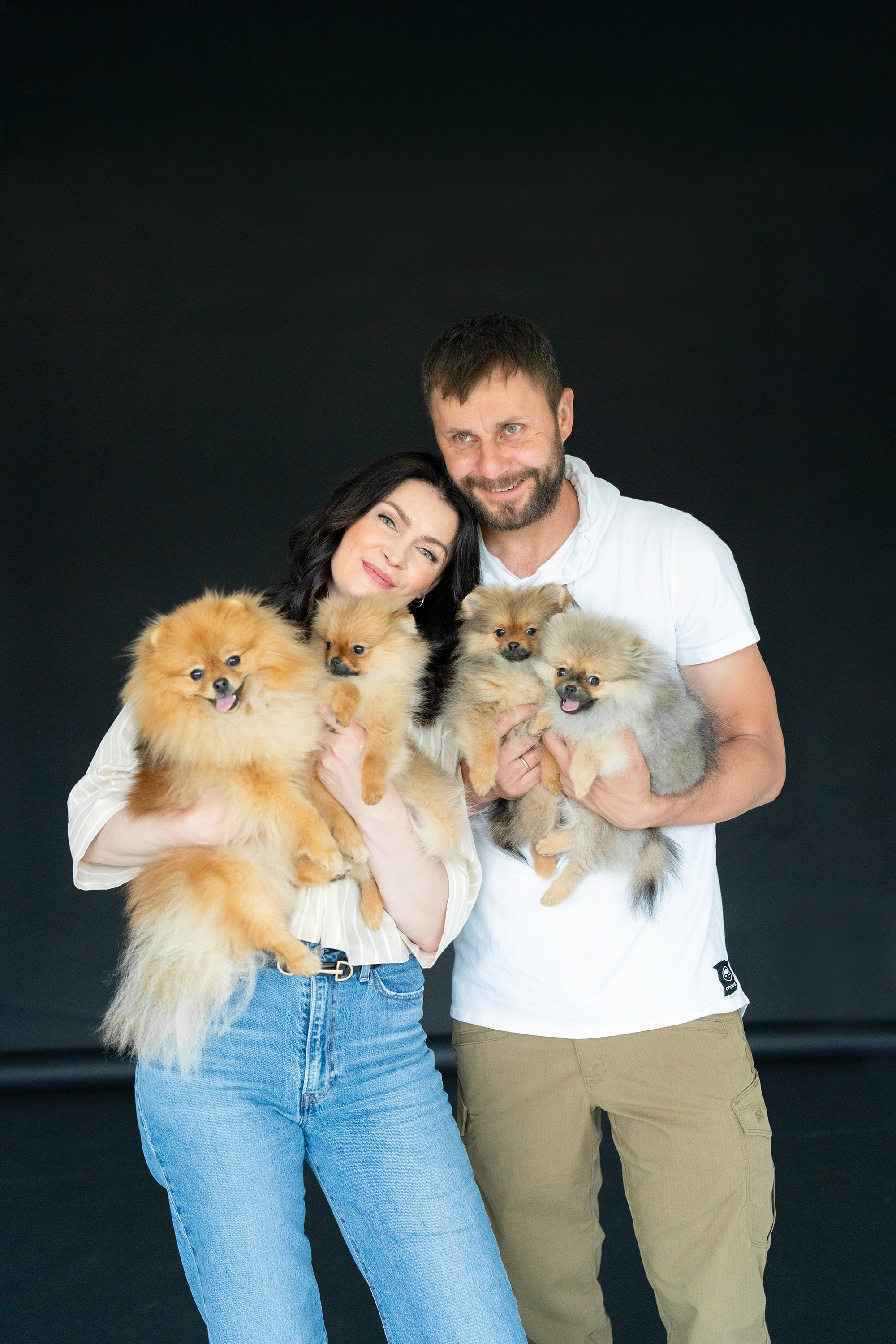 Vita ir jos veislyno šuniukai — špicai. Vita Klimaševska ○ Fluffy Soulmate Photography