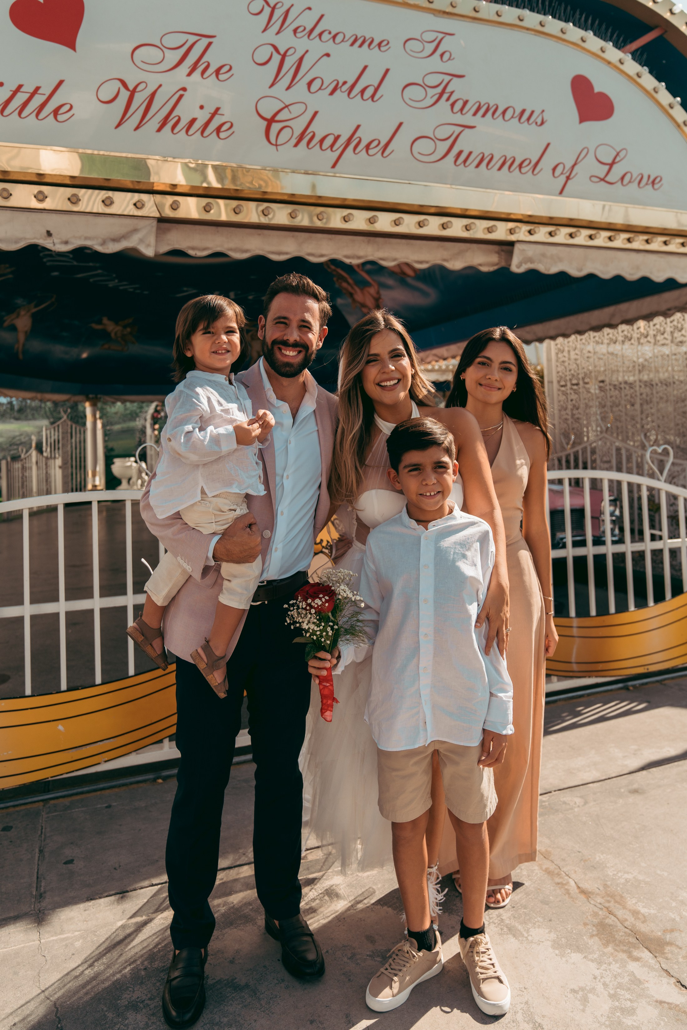 Paulina&Manuel. Wedding & elopement photographer Viktoriya Kravtsov. Las Vegas
