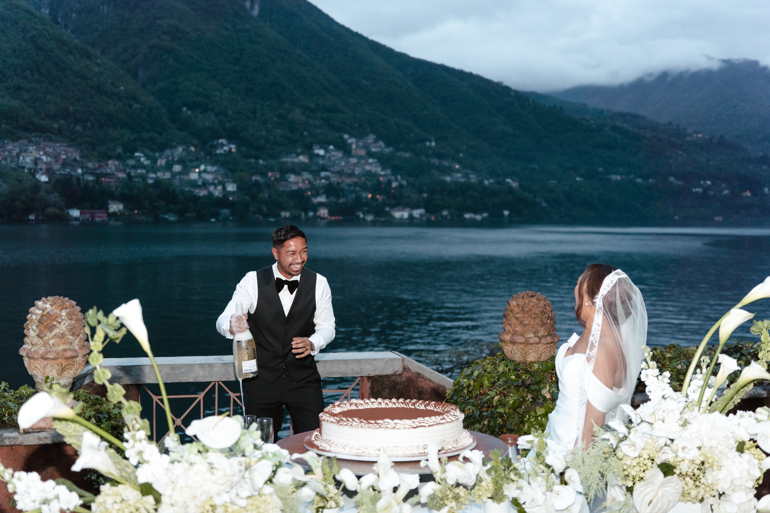 BEATRICE AND RAFAELE_LAKE COMO_Villa Regina Teodolinda. PHOTOGRAPHER IN ITALY