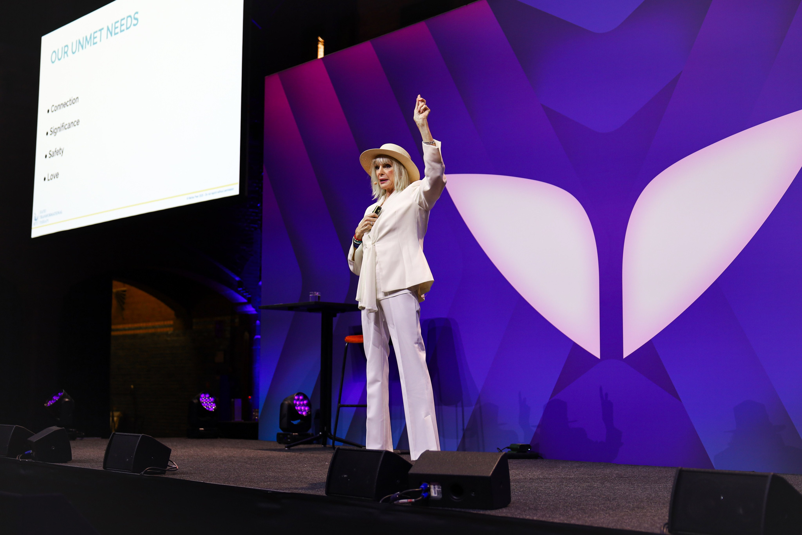 MindValley U. Emiliia Kotruch PHOTOGRAPHER