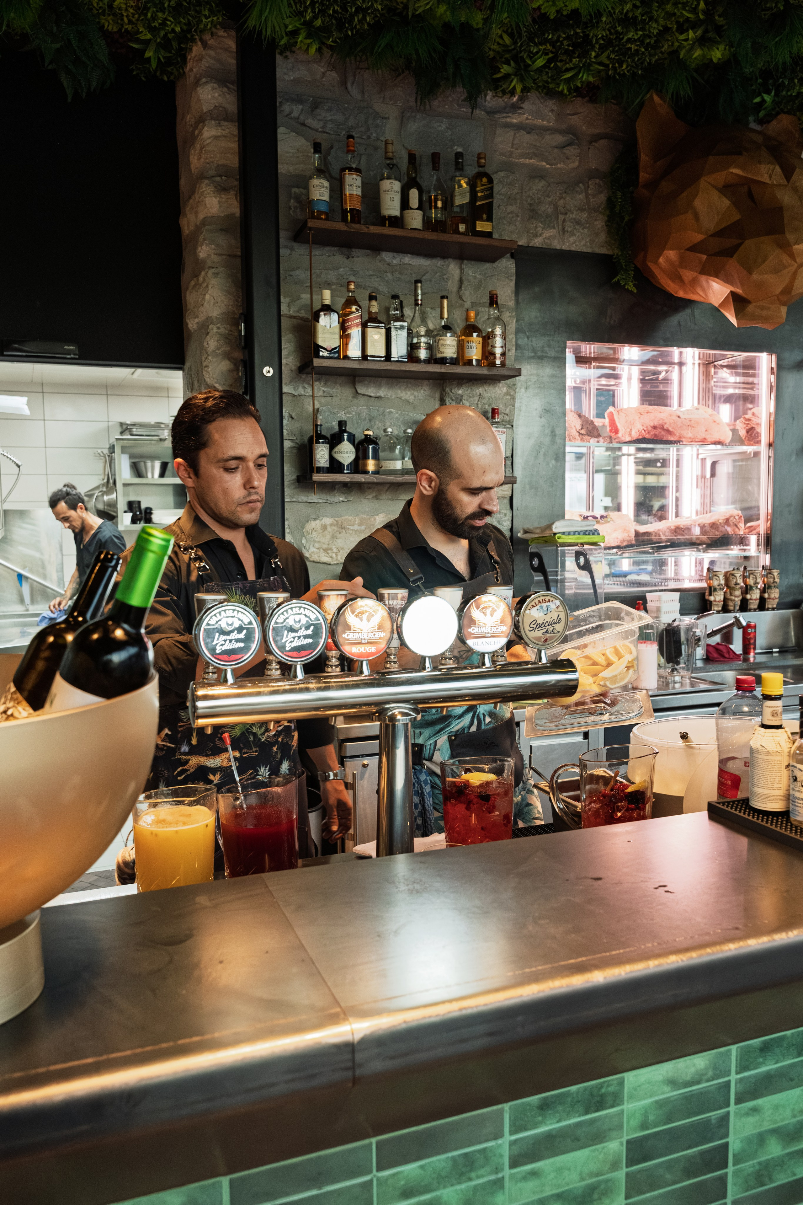 Ouverture du restaurant-club « Instinct  Amazonia » Sion. Photographe Suisse Tatiana Lyzhina