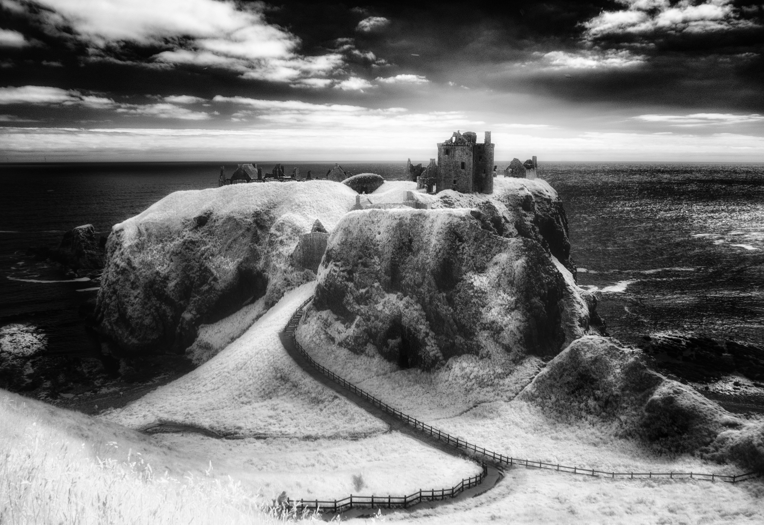 Castles. Infrared Scotland