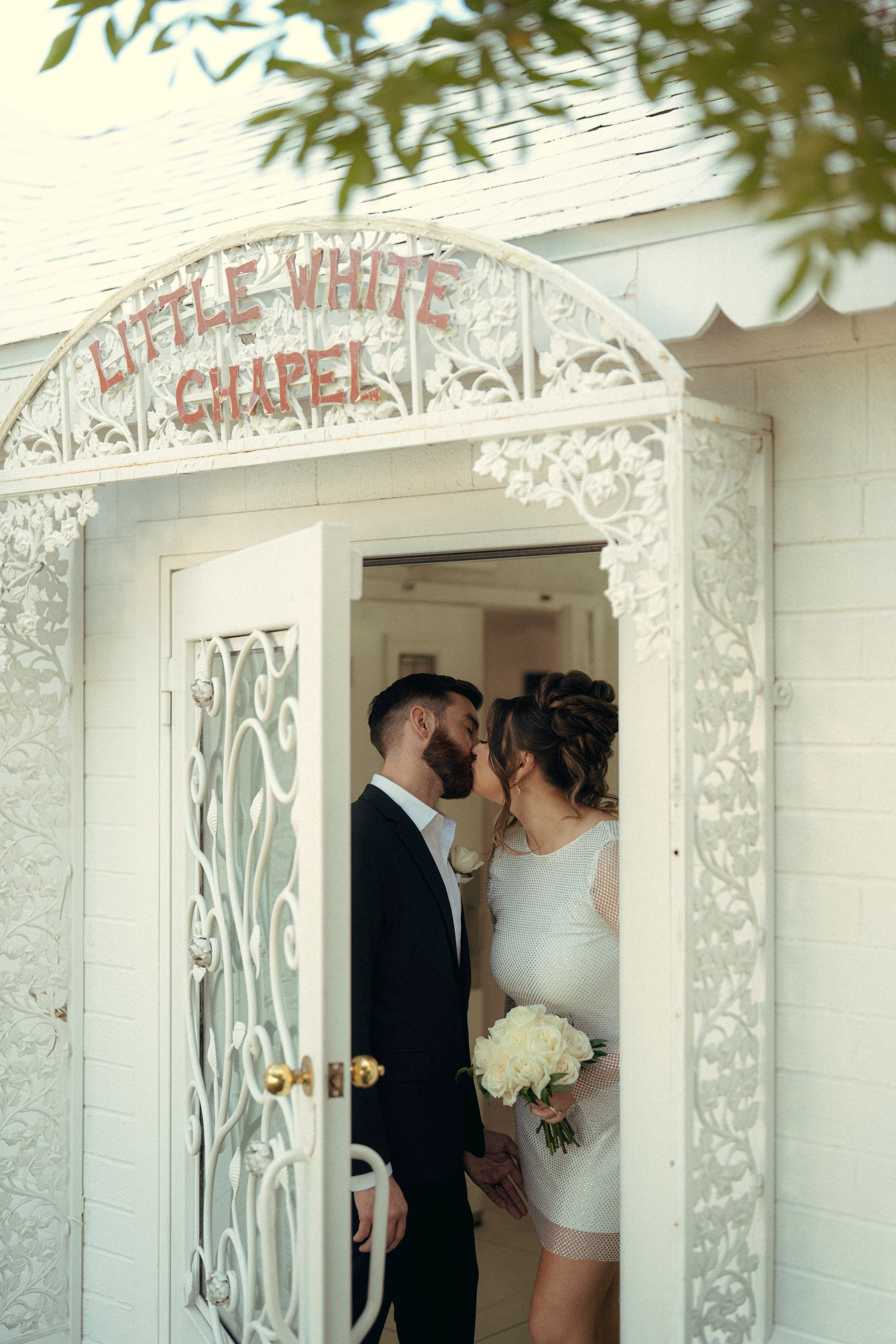 Casey&Michael. Wedding & elopement photographer Viktoriya Kravtsov. Las Vegas