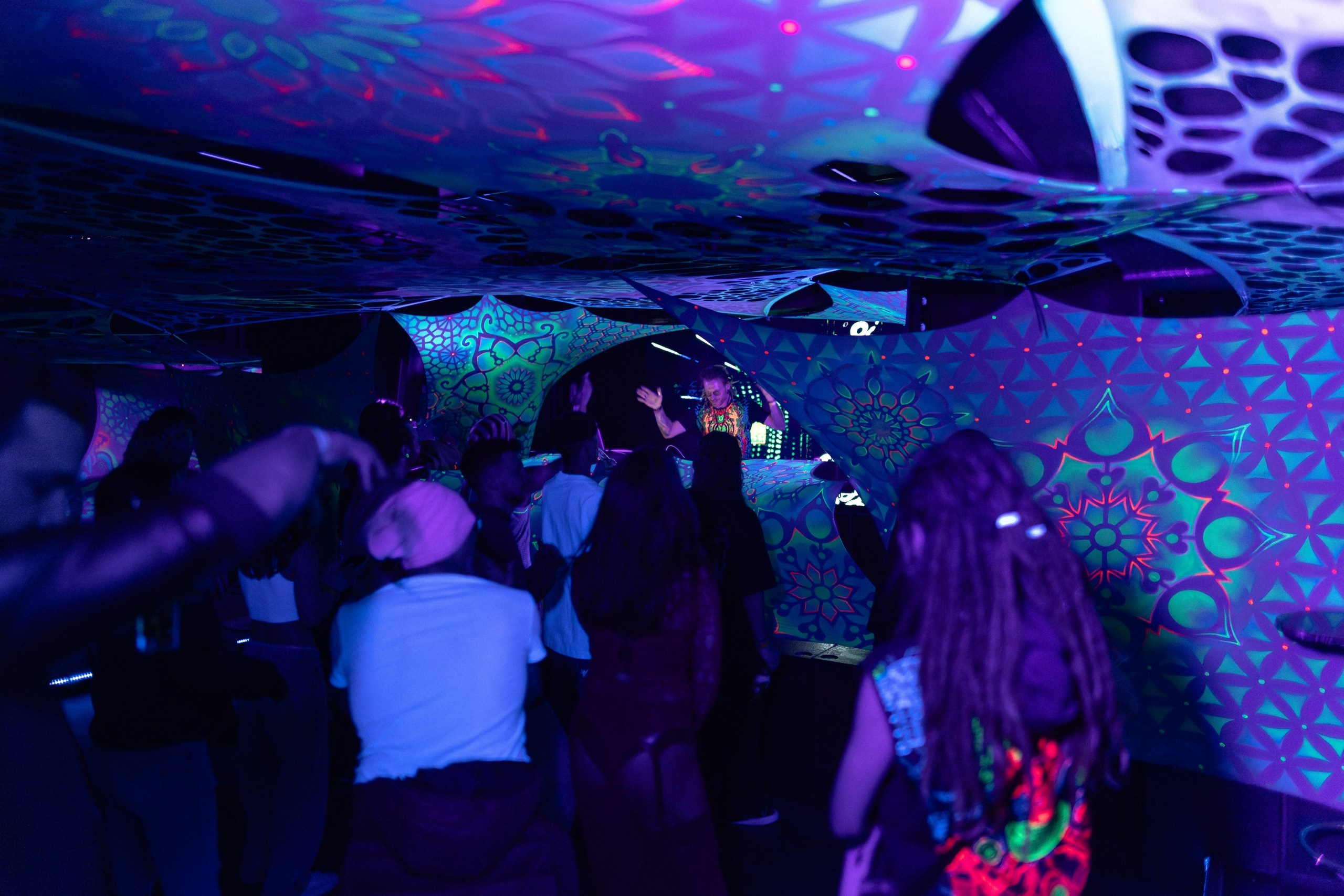 Nibirus People Techno Party Photography - 808Media. 808Media – Professionelle Foto- und Videografie für Restaurants, Hotels, Events und Hochzeiten in Innsbruck und Tirol