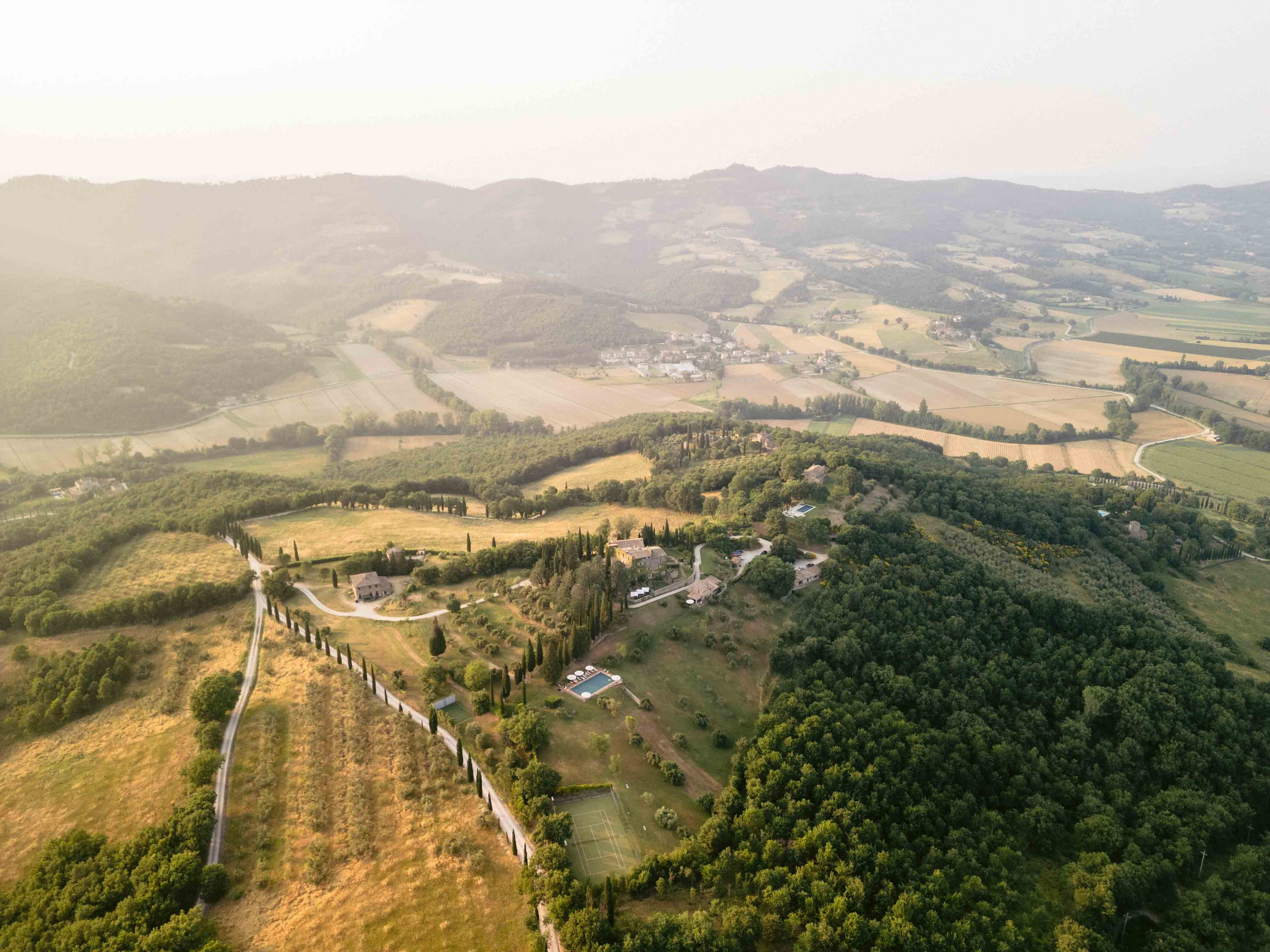 Wedding in Tuscany — Borgo Bastia Creti. Hochzeitsfotograf Deutschland & Destination Weddings | Moderne Hochzeitsfotografie