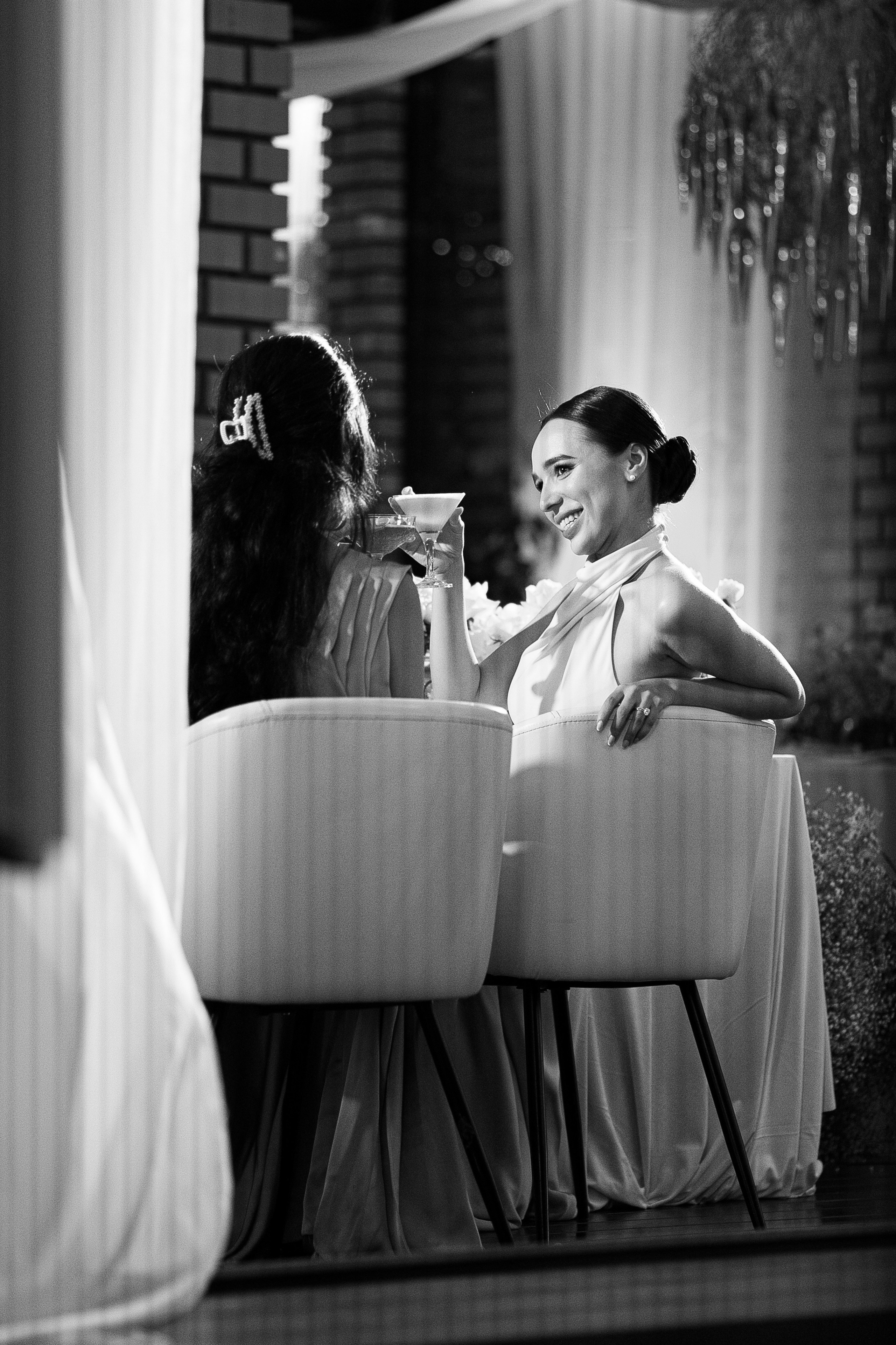 Thomas & Suyumbika. Главная