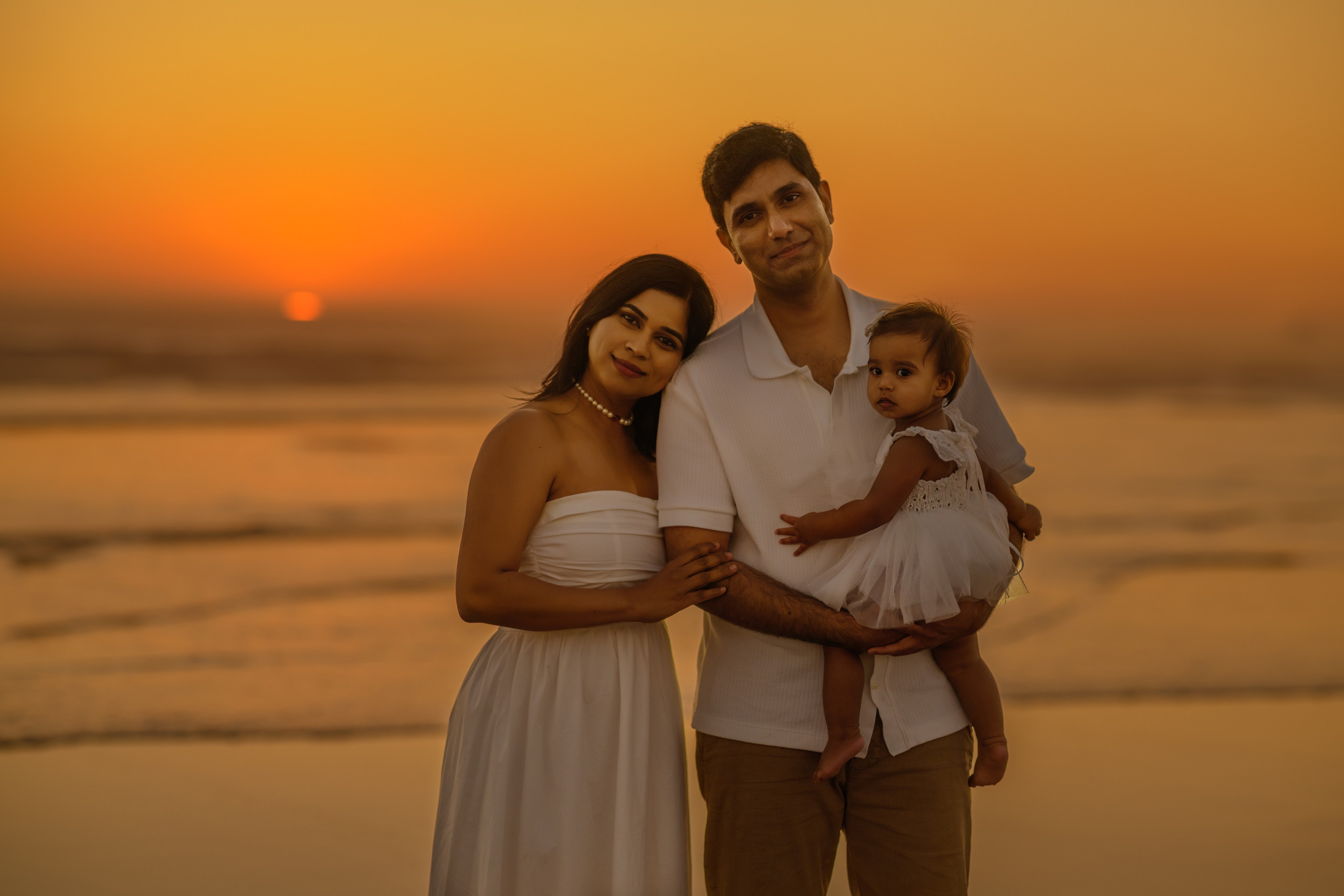 Praveena’s family. Wedding & family photography in Seattle area. Helen Michelle photographer