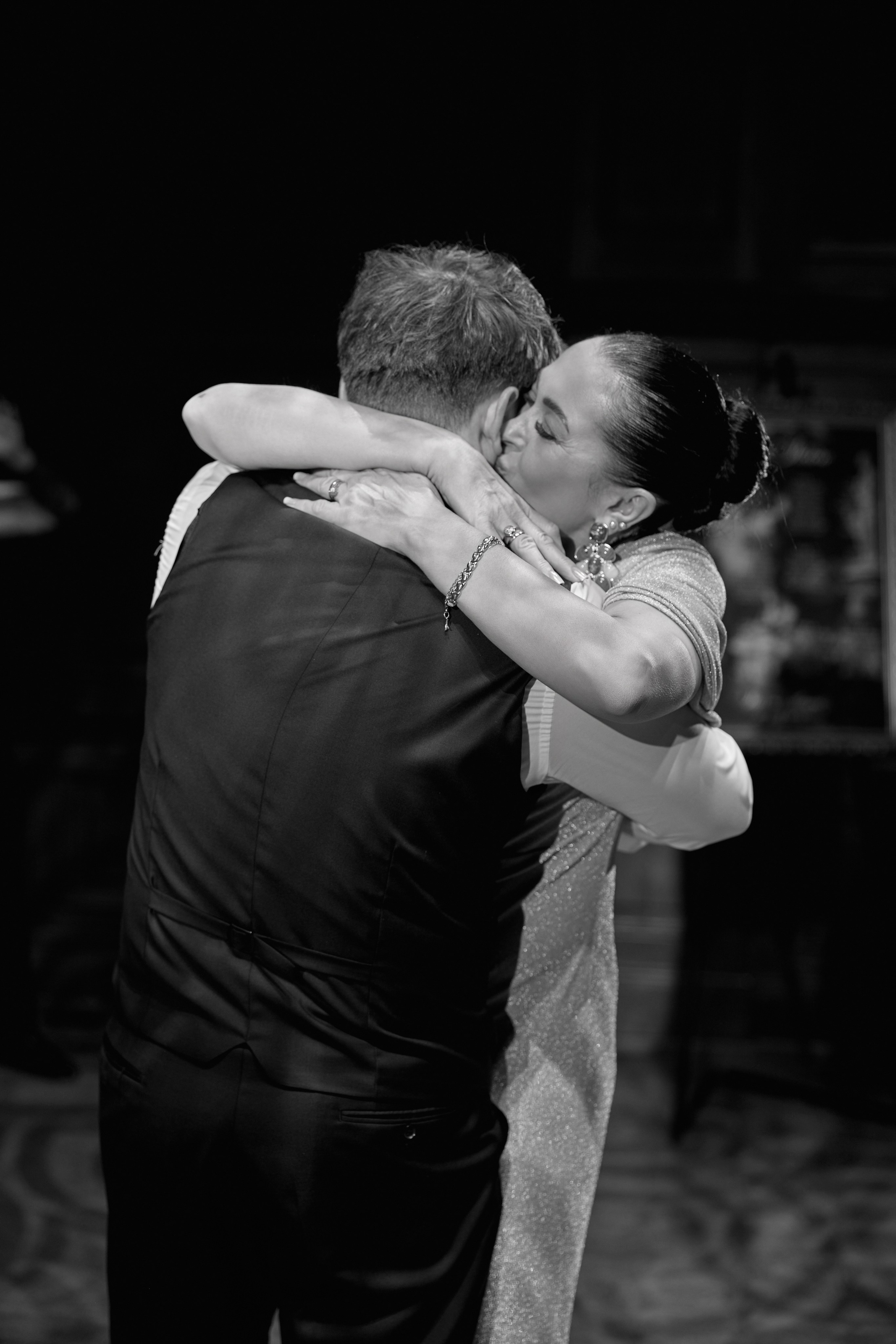 Wiktoria & Kacper. Pałac Goetz. Fotograf ślubny i rodzinny w Krakowie Yana Klymova