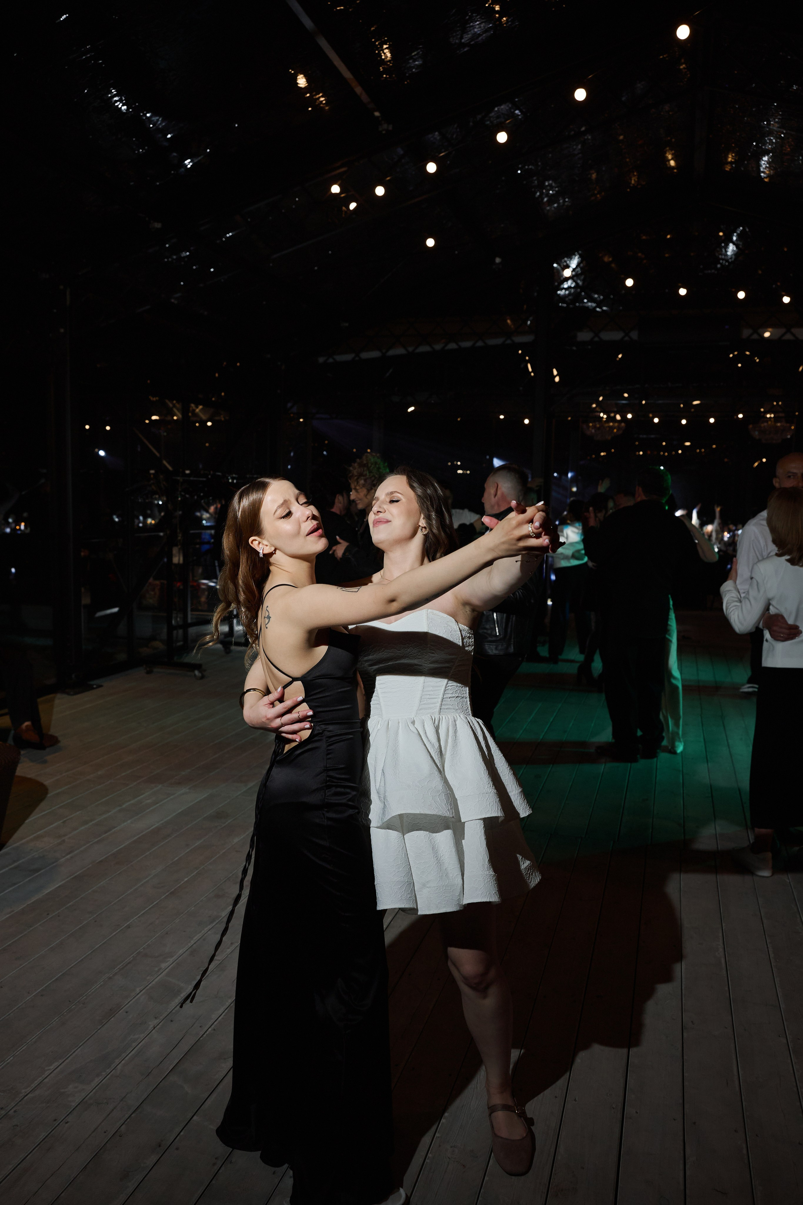 Natalia & Roman. Dworek przy lesie. Fotograf ślubny i rodzinny w Krakowie Yana Klymova