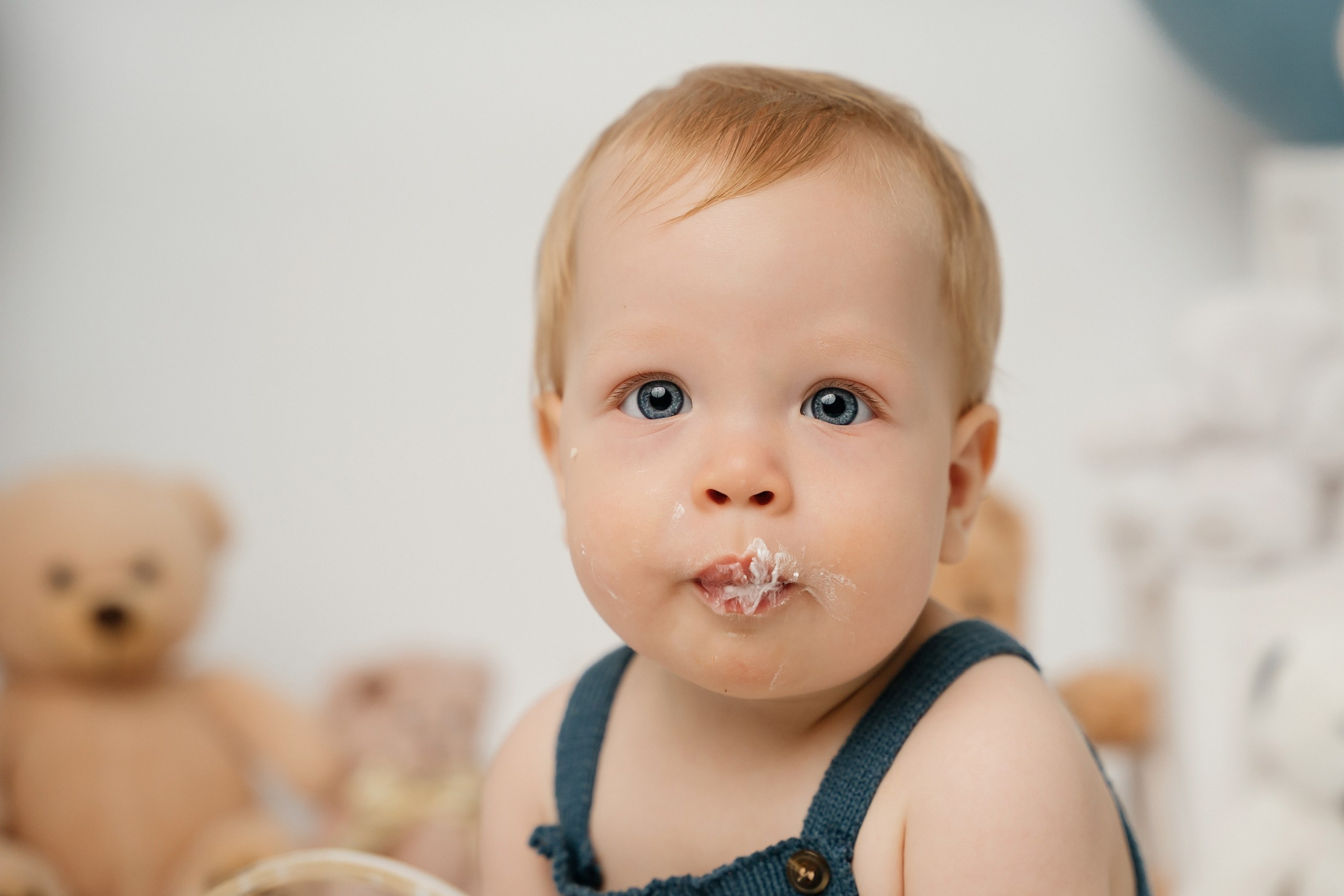 First birthday cake smash session. Newborn and family photographer. Hills District. Sydney