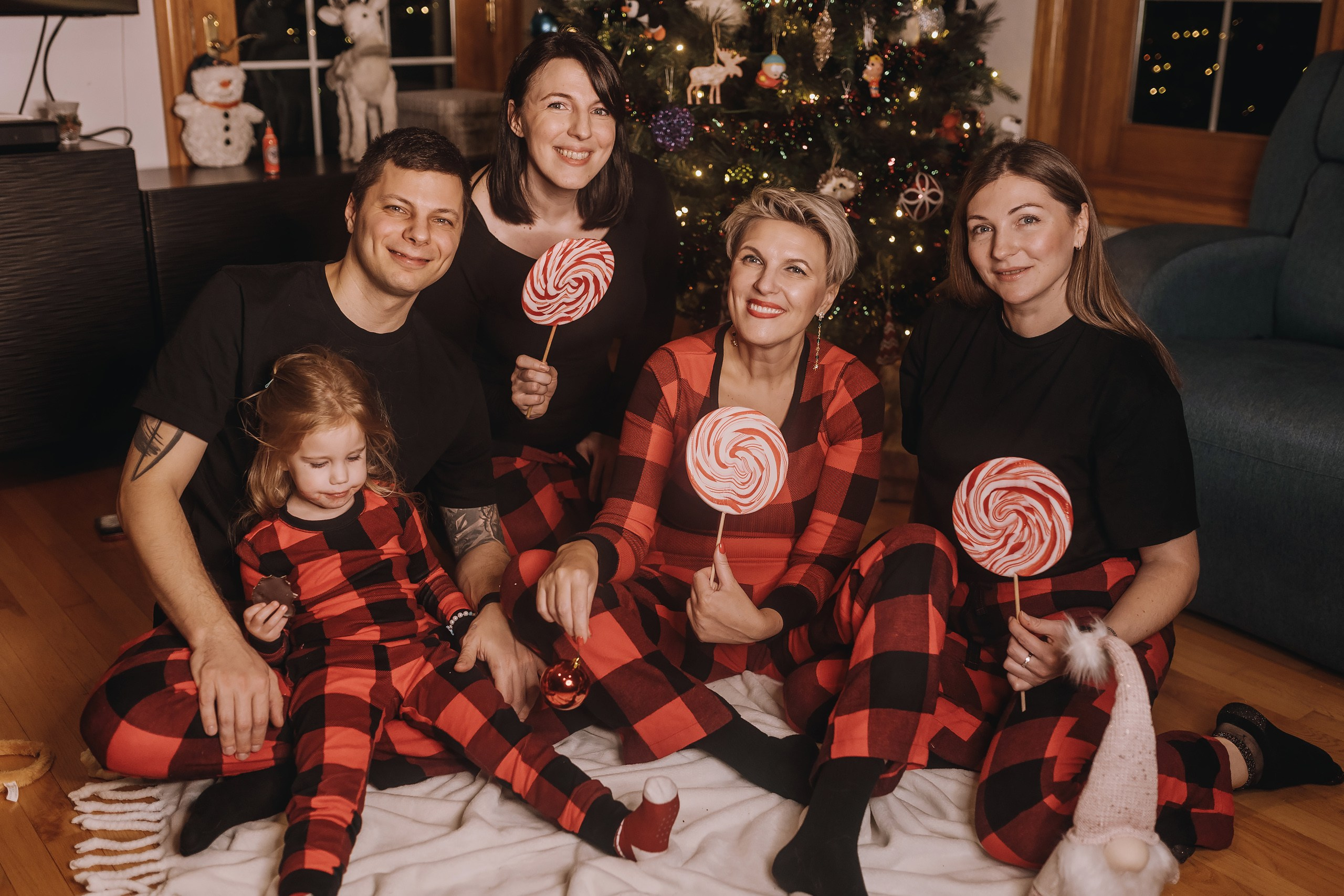 25.11.2023 Christmas Photoshoot 2. Wedding family event photographer in Chicago Nick Yushevich