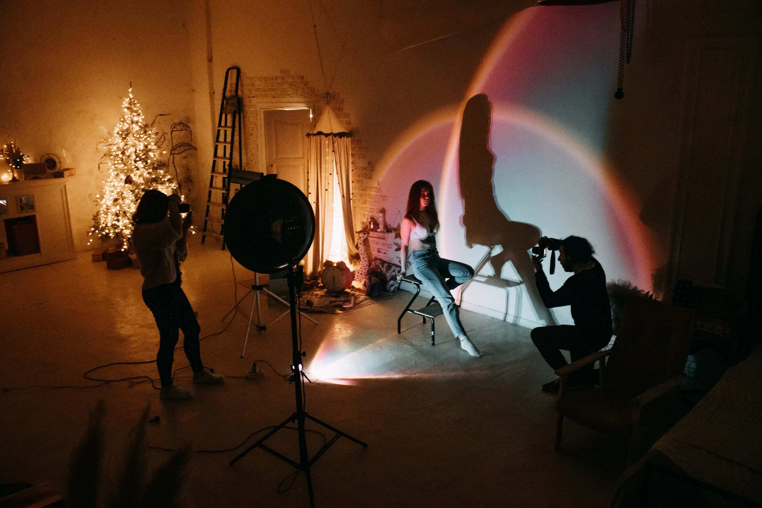 Colored light and blinds. Wedding and portrait photographer in Beograd Ekaterina Makedonskaya