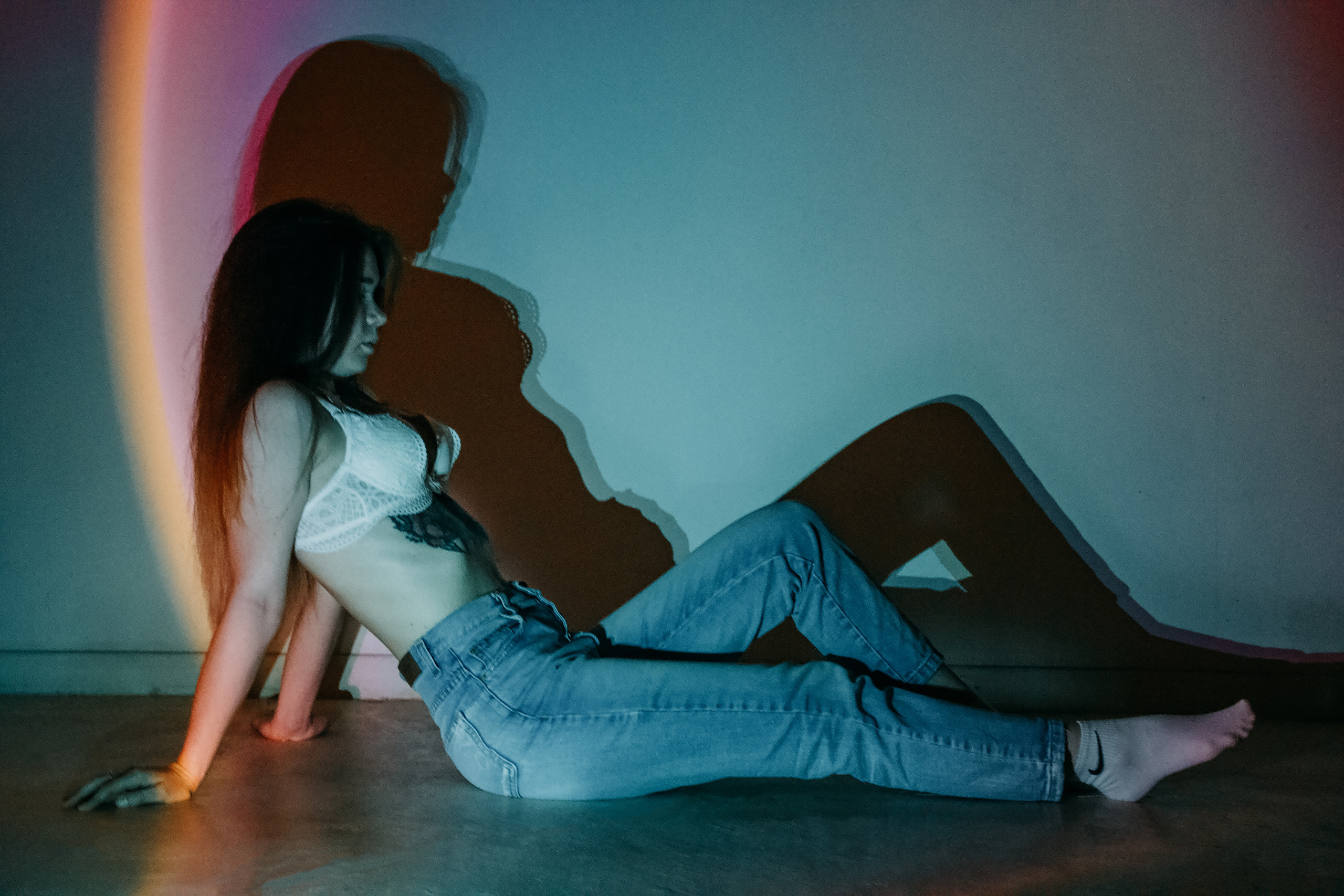 Colored light and blinds. Wedding and portrait photographer in Beograd Ekaterina Makedonskaya