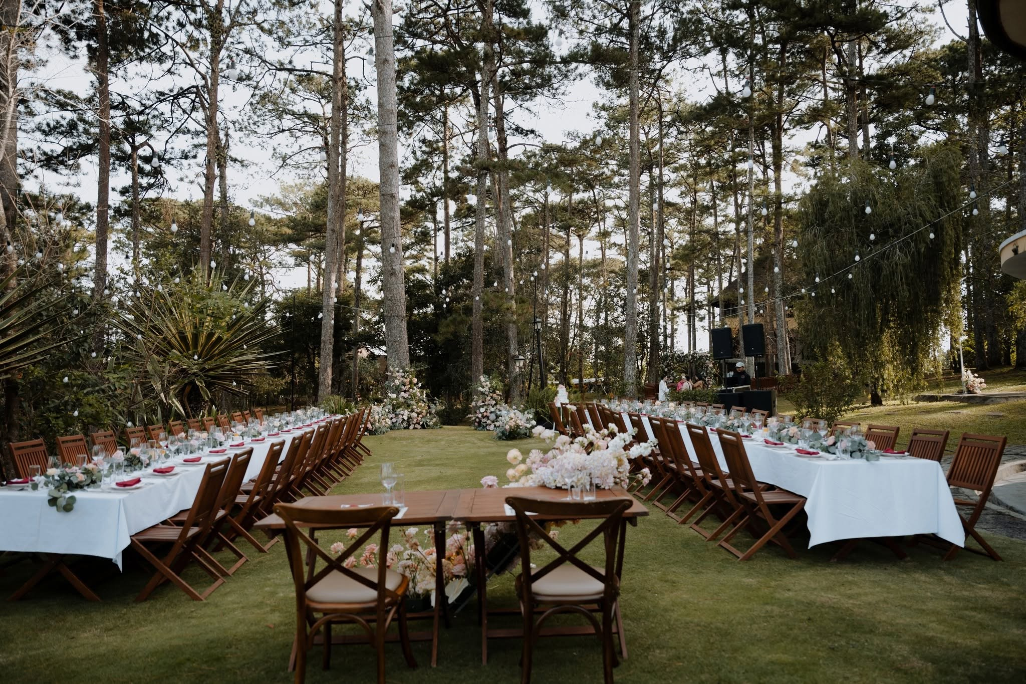 𝐃𝐄𝐍𝐍𝐈𝐒 ⓐⓝⓓ 𝐓𝐈𝐍𝐘/Destination Wedding. Nhiếp ảnh gia đám cưới hàng đầu tại Thành Phố Hồ Chí Minh