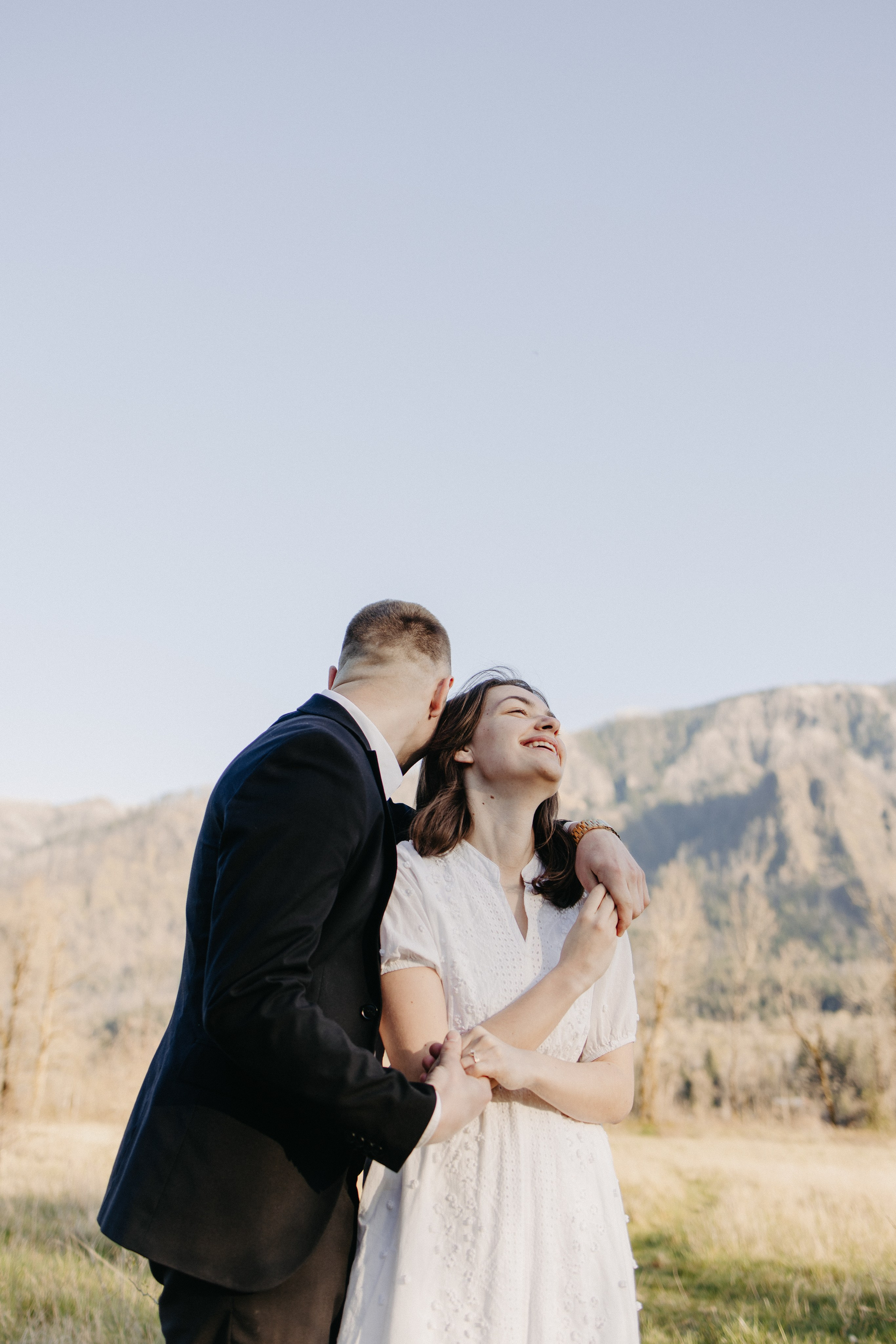 Engagement. Eikanmedia | Photographer and videographer capturing weddings, families, engagements, pregnancy & newborns | Vancouver, WA | USA