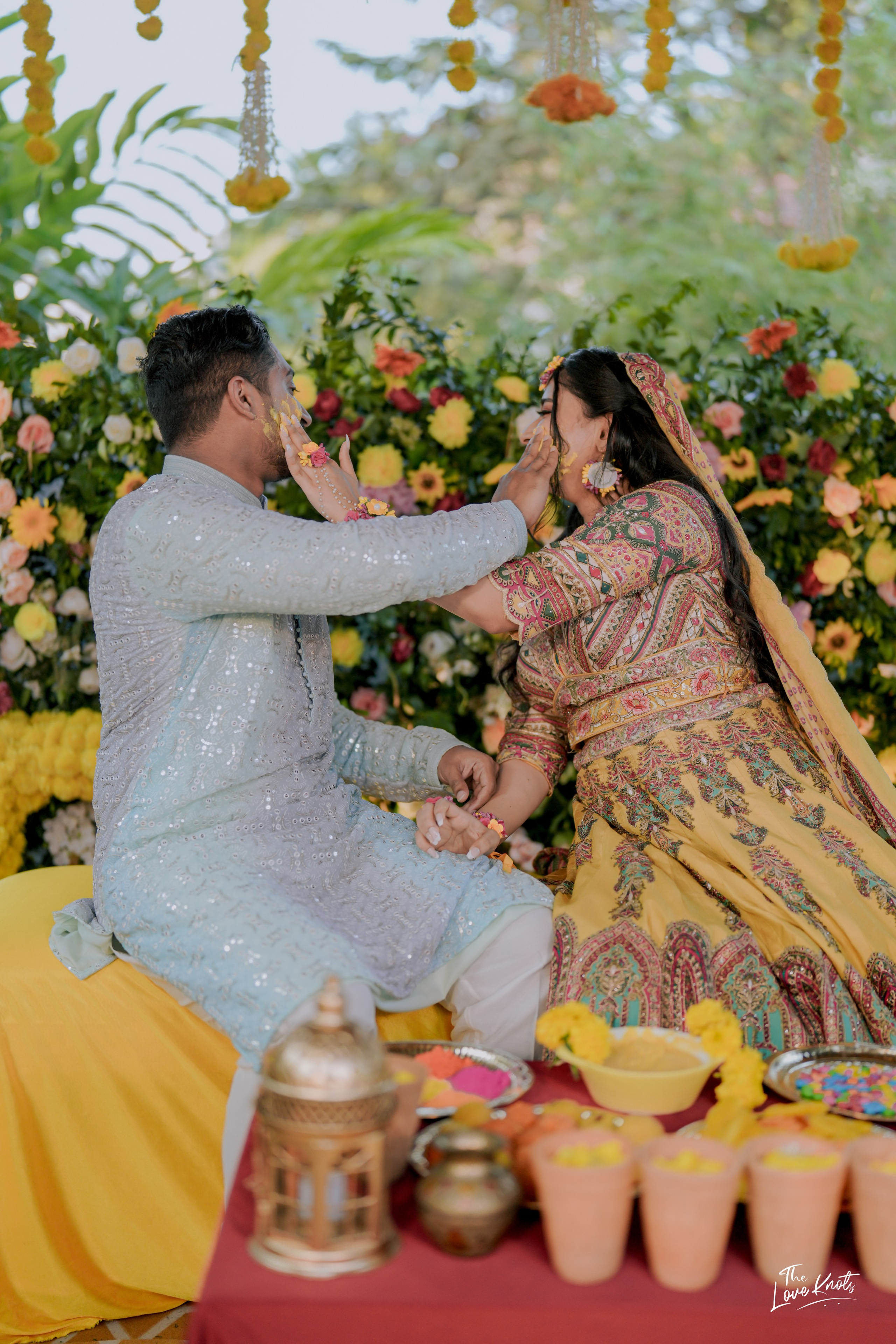 SHAHANA. Theloveknots