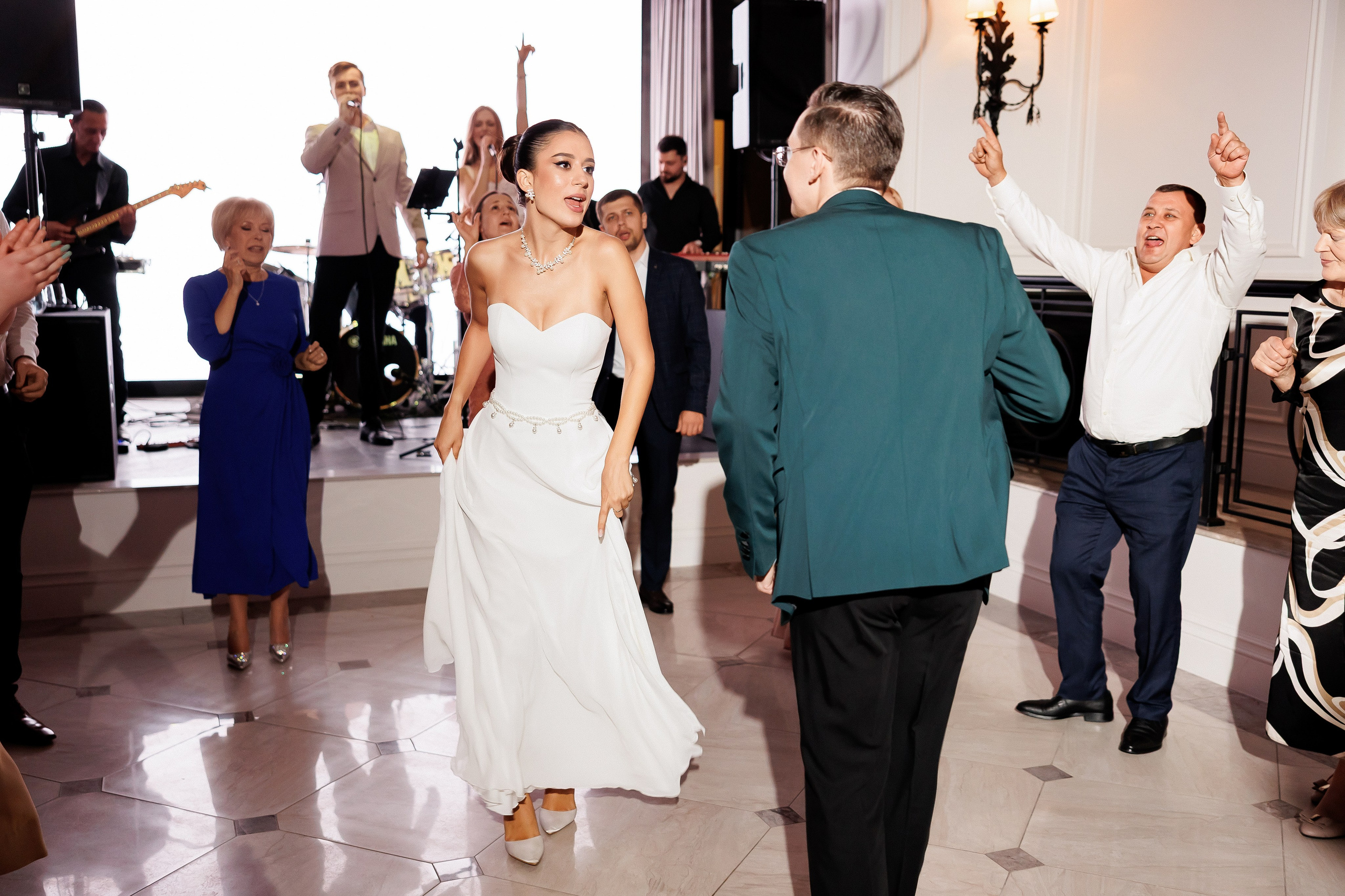 Serghei & Erica — Queen Residence. Servicii Foto și Video 067188353