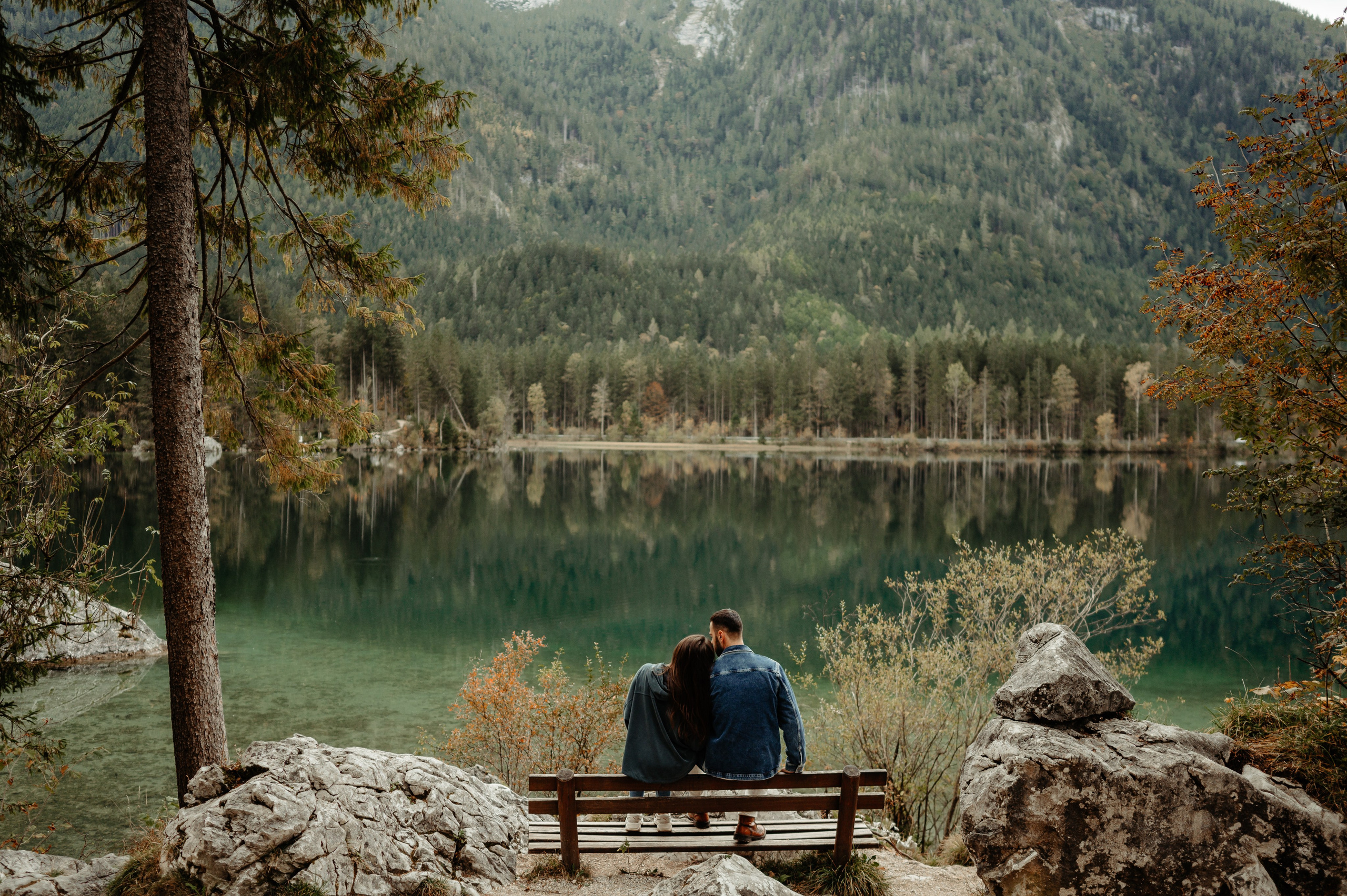 Denis Hanganu din Clanul si sotia lui Raluca, in Hintersee Austria. Proud Vision Weddings | Wedding Photography & Film — Servicii profesionale Foto Video Nunta Iasi