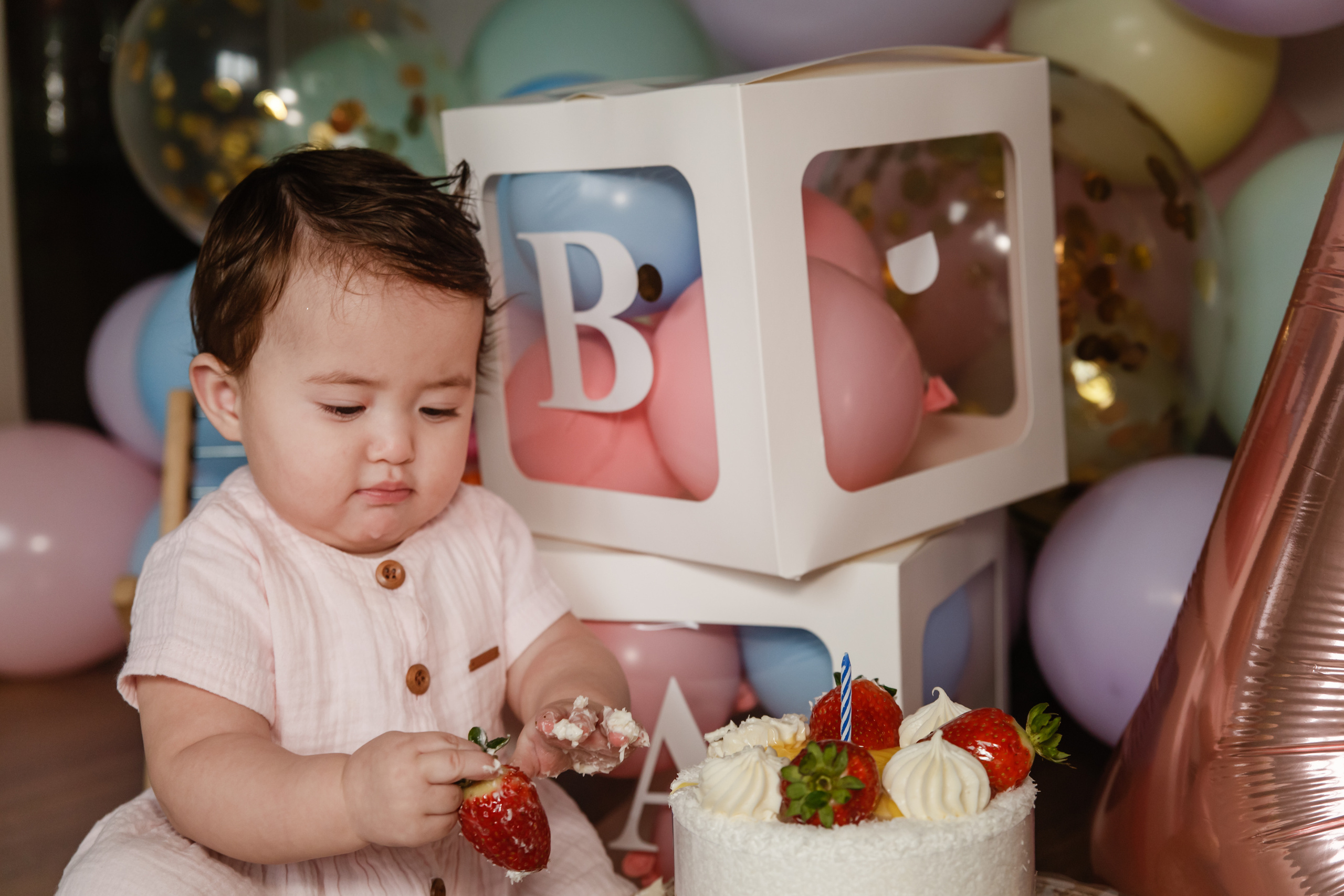 Lifestyle photo session for 1 year of birth