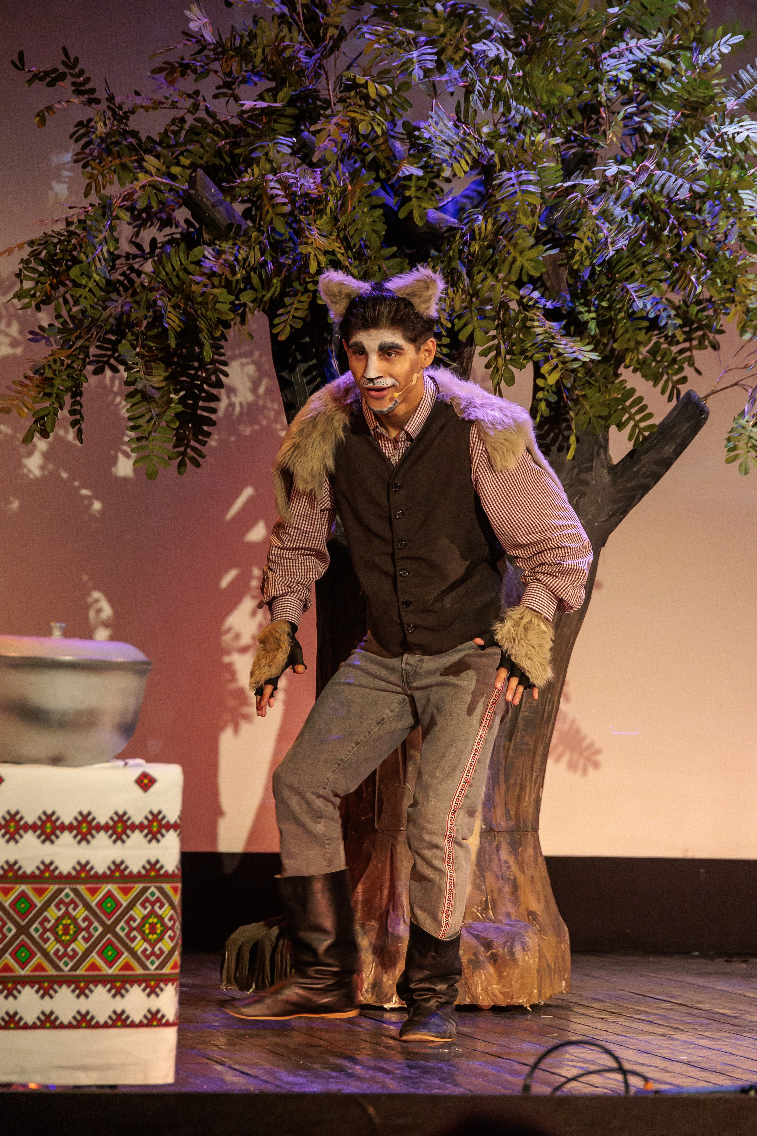 Clounella. Povestea Scufita rosie. ✔️ Фото Видео на свадьбы и крестины Молдова — Cinematic.md