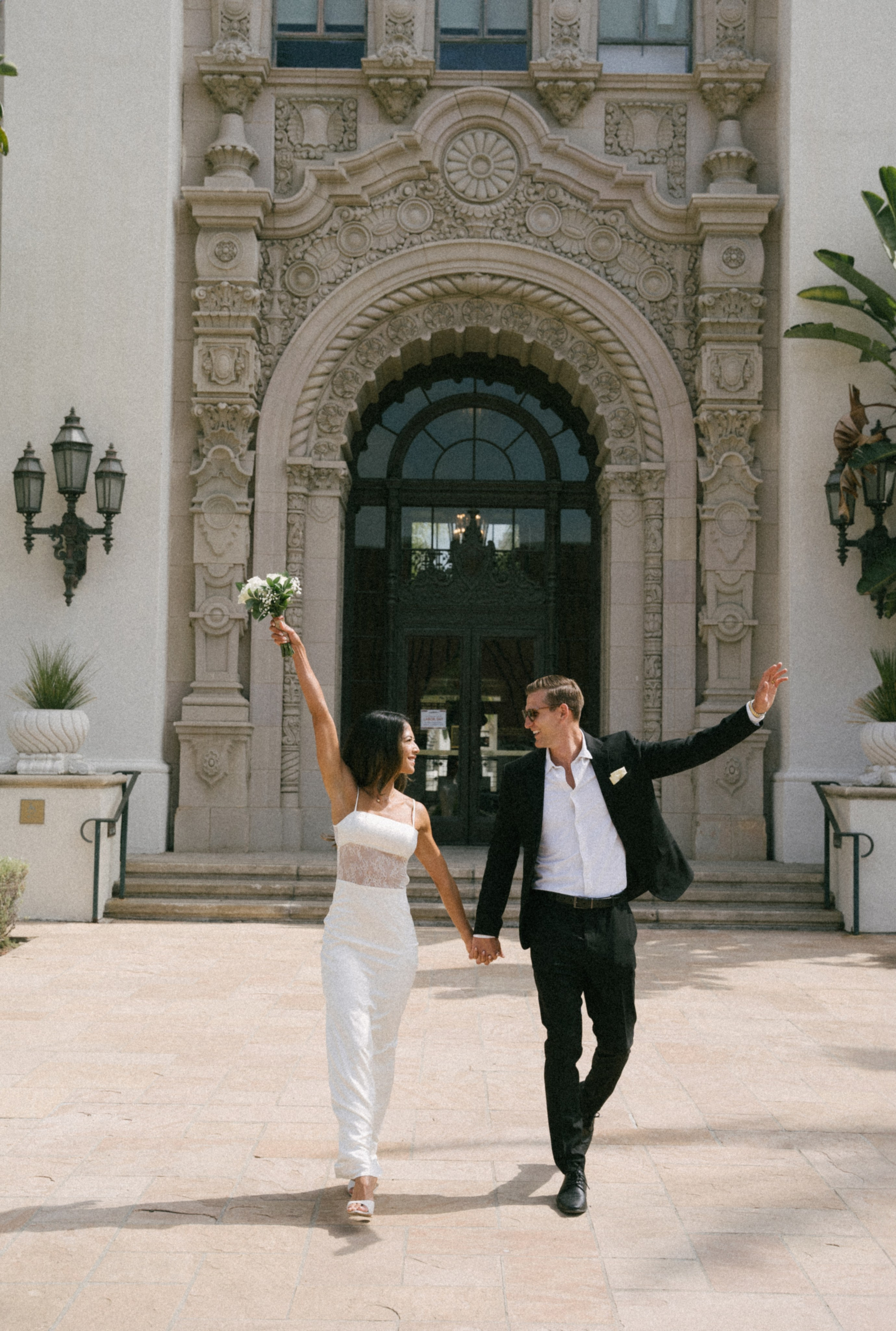 Beverly Hills Courthouse Wedding. Beverly Hill Elopement. Small Wedding in Beverly Hills