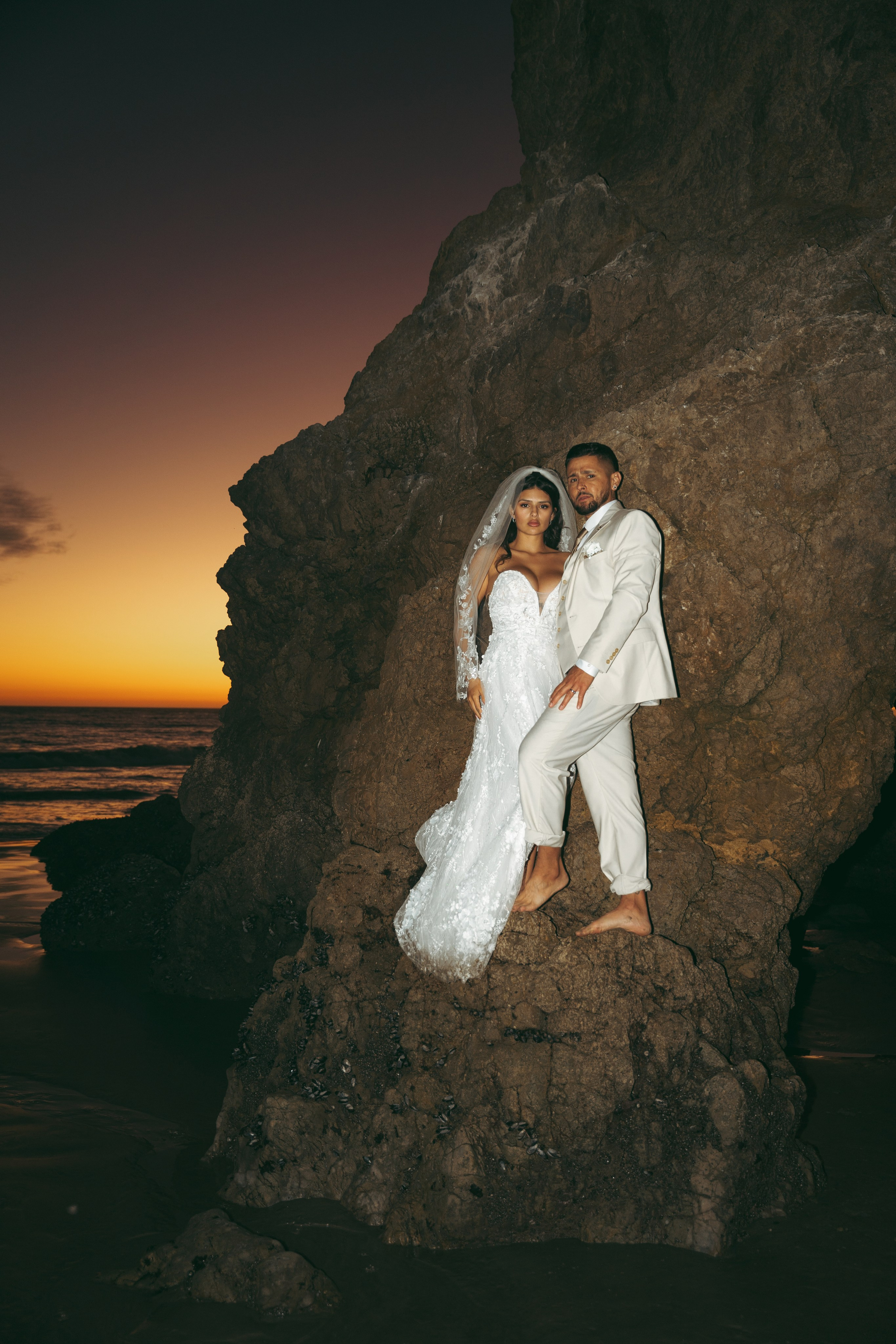 Love story photoshoot. Engagement photoshoot. Couple photoshoot. Malibu. Family photoshoot, Get away photoshoot in California. Beautiful love story photoshoot.