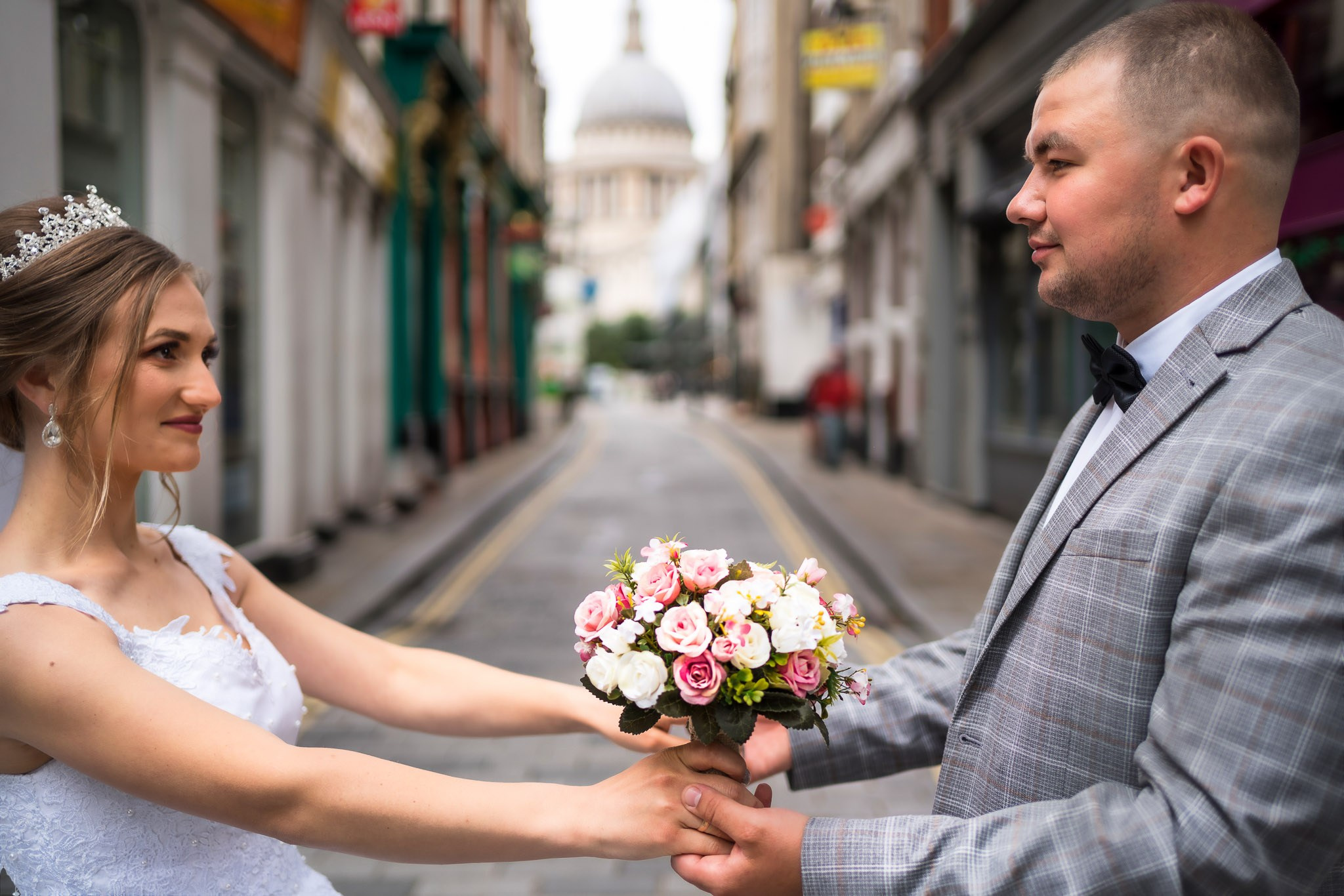 Book a wedding photographer and videographer in London. Wedding photographer in United Kingdom